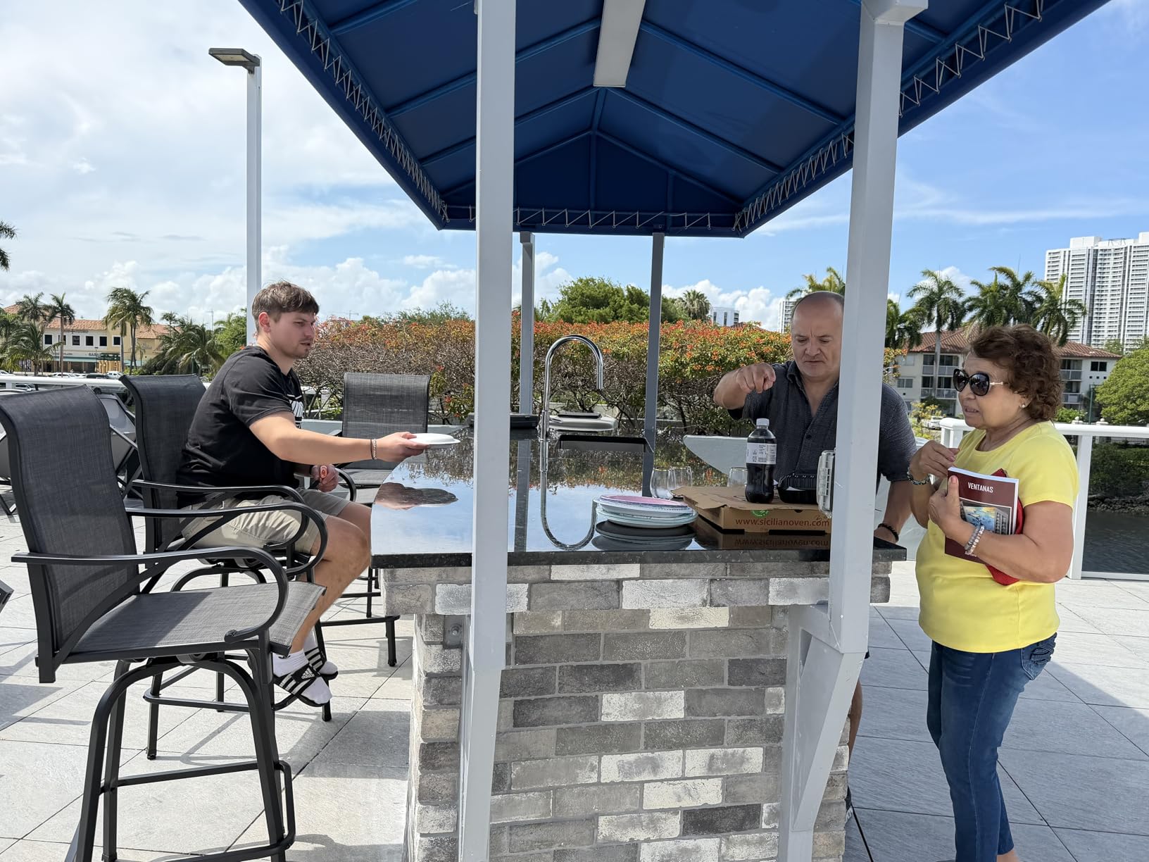 Sophia & William Swivel Outdoor Bar Stools Set of 4, Brown, 30 Inches | High Top, Breathable Textilene Seat, Metal Frame, Back Support, Armrest & Footrest, for Patio Garden Backyard Bar Counter customer photo 2