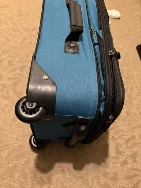 U.S. Traveler Rio Lightweight Softside Rolling Carry-on Suitcase, 2-Wheel Set, Teal customer photo 2