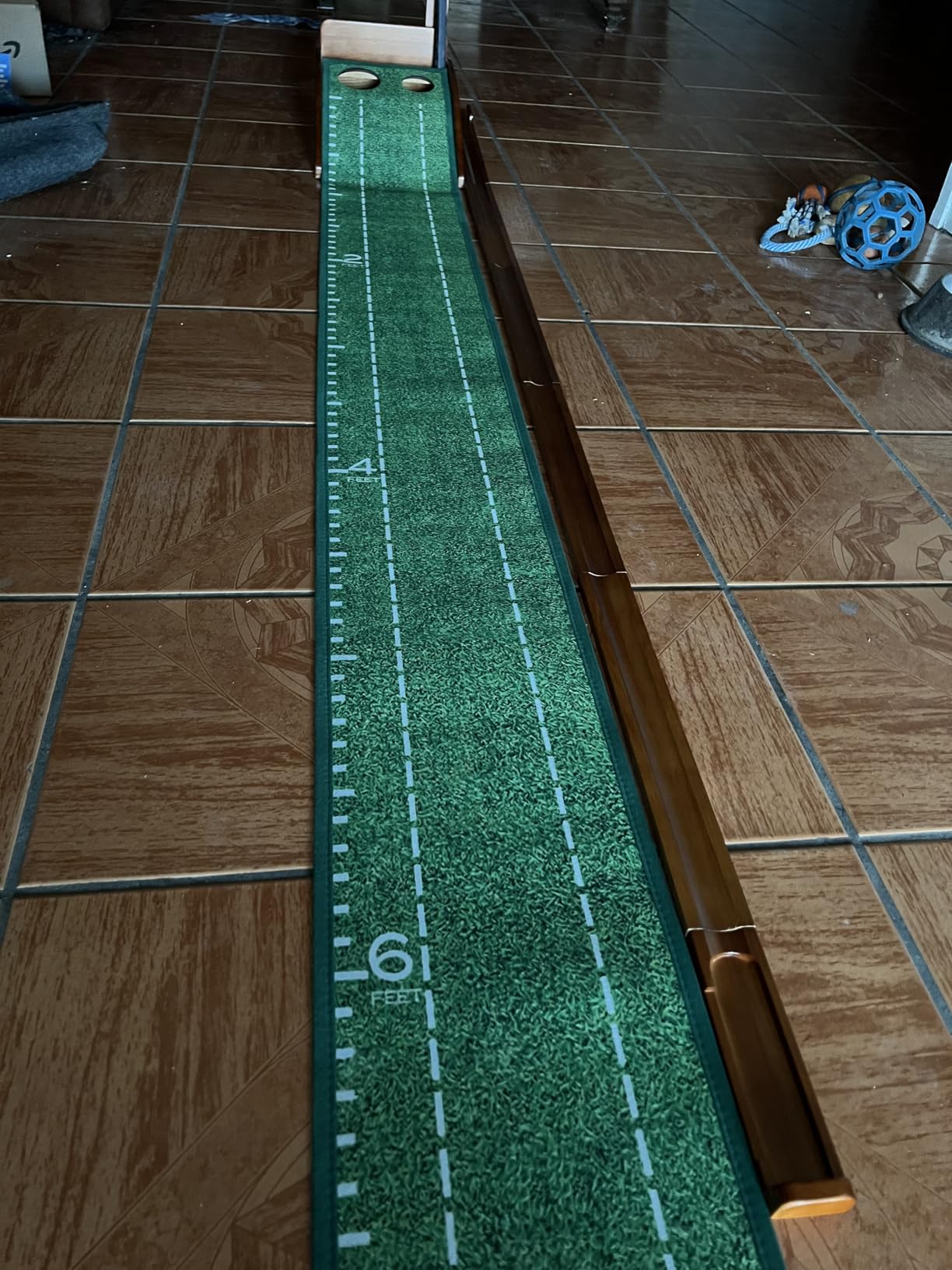 GimYaa Golf Putting mat Green Indoor and Outdoor with Auto Ball Return, Game Practice Golf Gifts for Home, Office, Backyard Indoor Golf and Outdoor Use, Crystal Velvet Mat customer photo 2