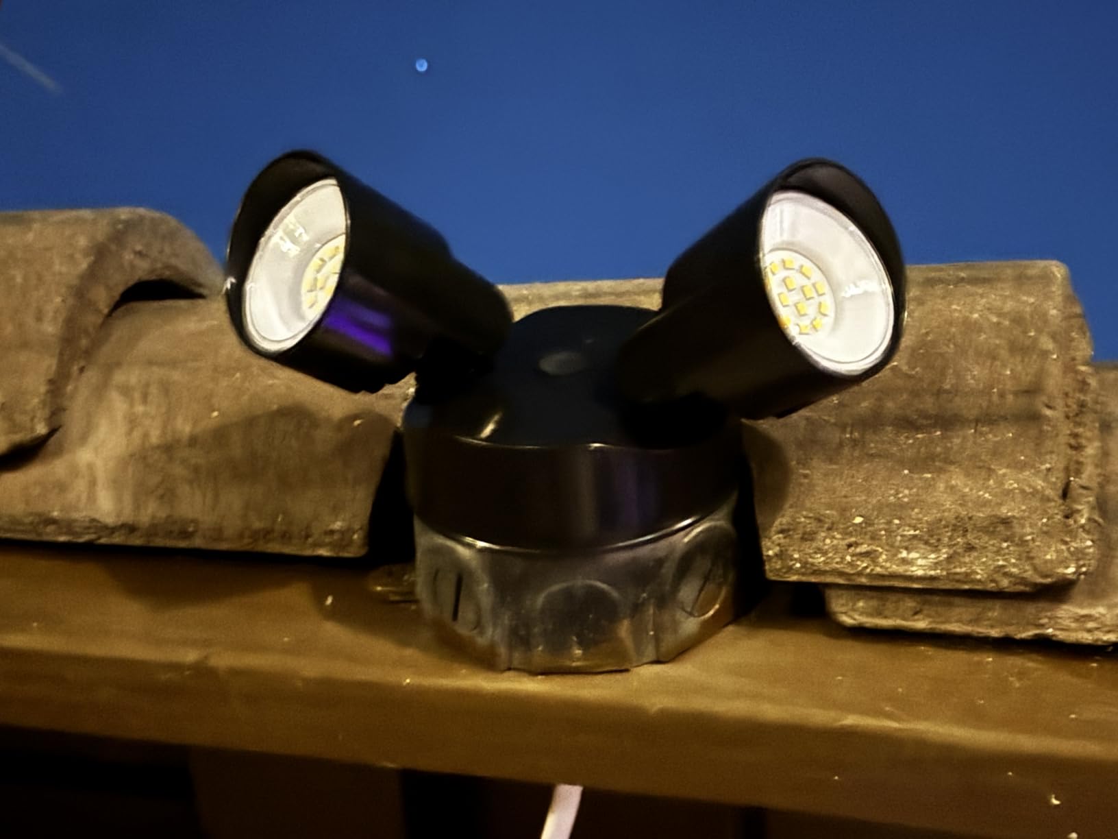 Lithonia Lighting HomeGuard 2-Light LED Outdoor Flood Lights, 4000K, Bronze customer photo 2