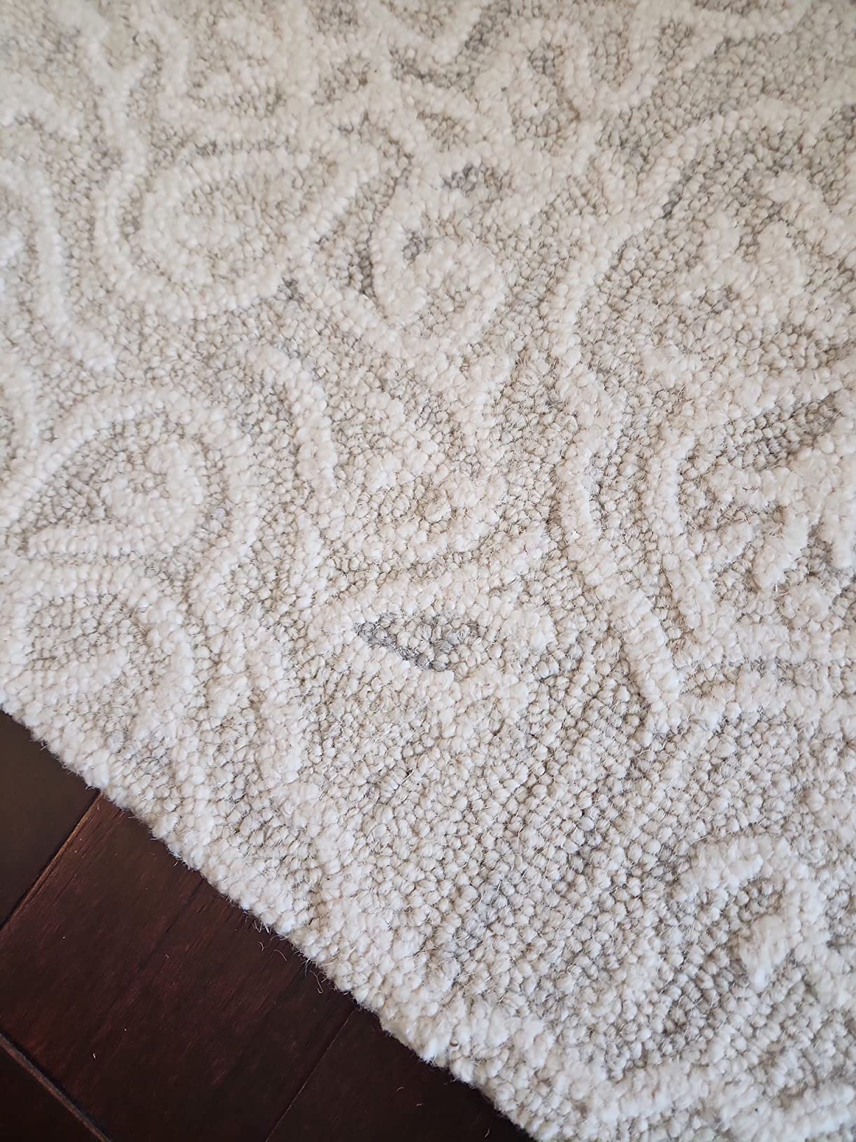 SAFAVIEH Blossom Collection Area Rug - 9' x 12', Beige & Ivory, Handmade Wool, Ideal for High Traffic Areas in Living Room, Bedroom (BLM112B) customer photo 2