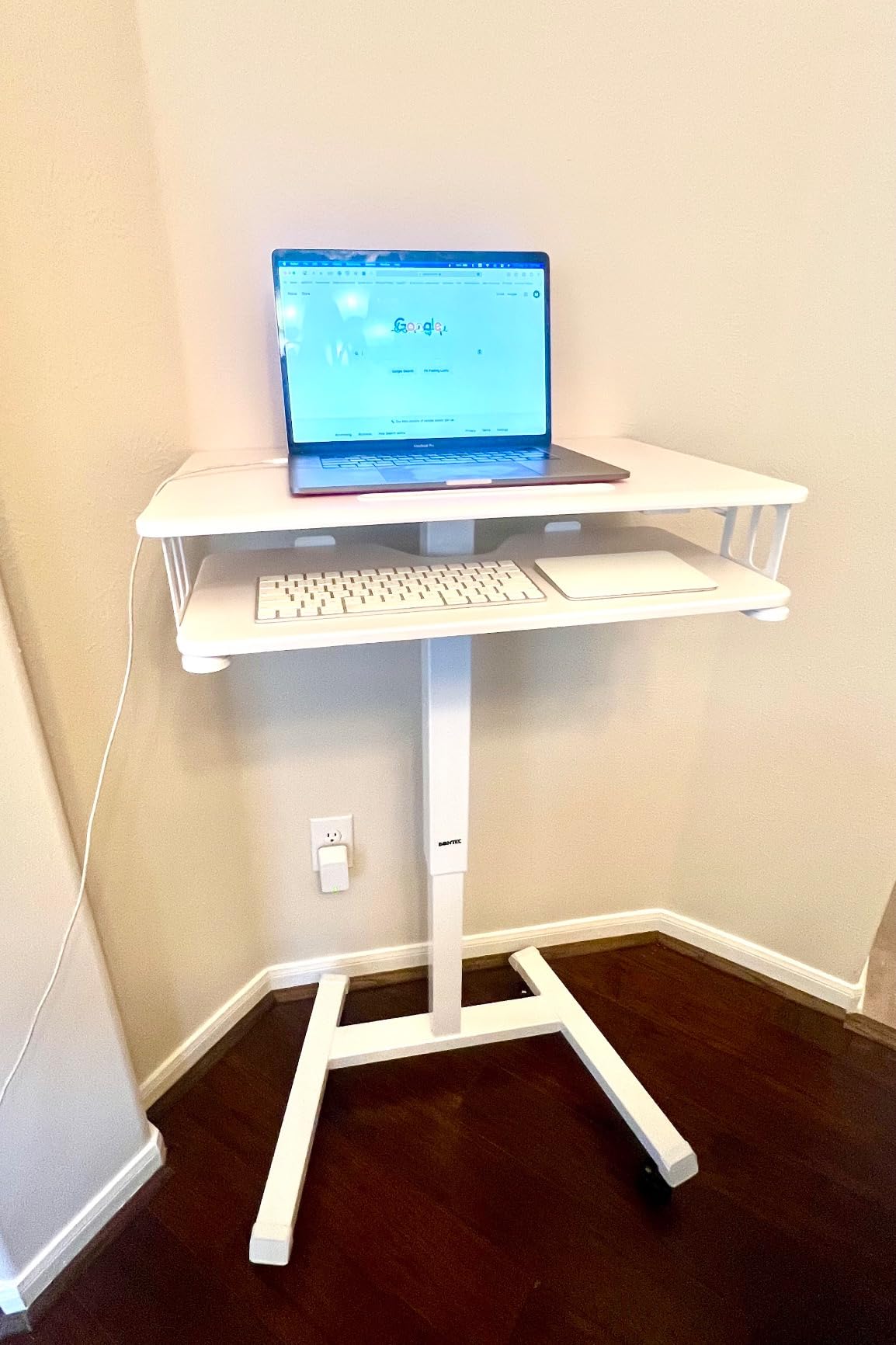 BONTEC Mobile Standing Desk with Keyboard Tray, Mobile Podium on Wheels customer photo 1
