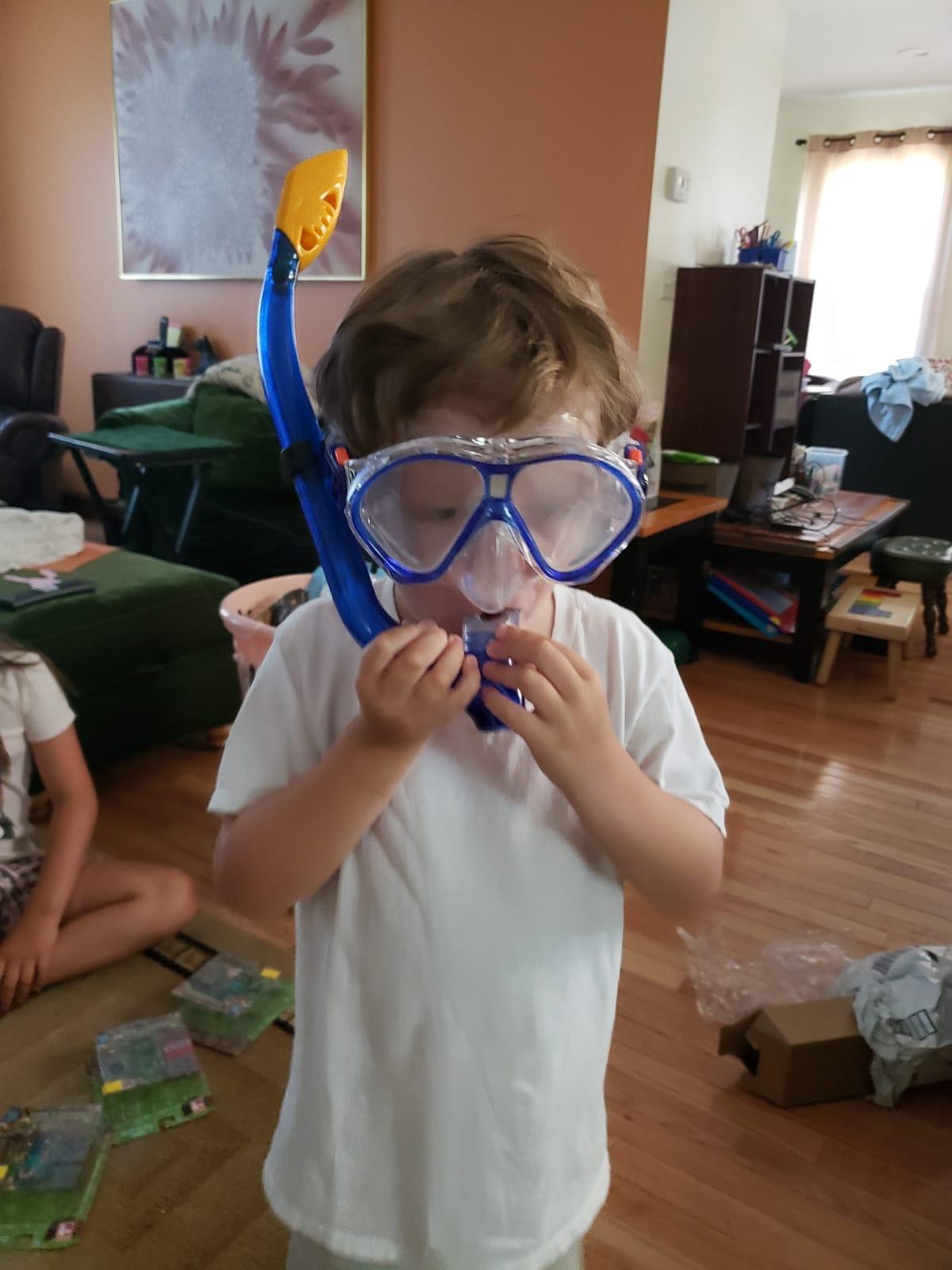 Gintenco Snorkeling Gear for Kids, Snorkel Mask Set for Boys Girls Youth customer photo 2