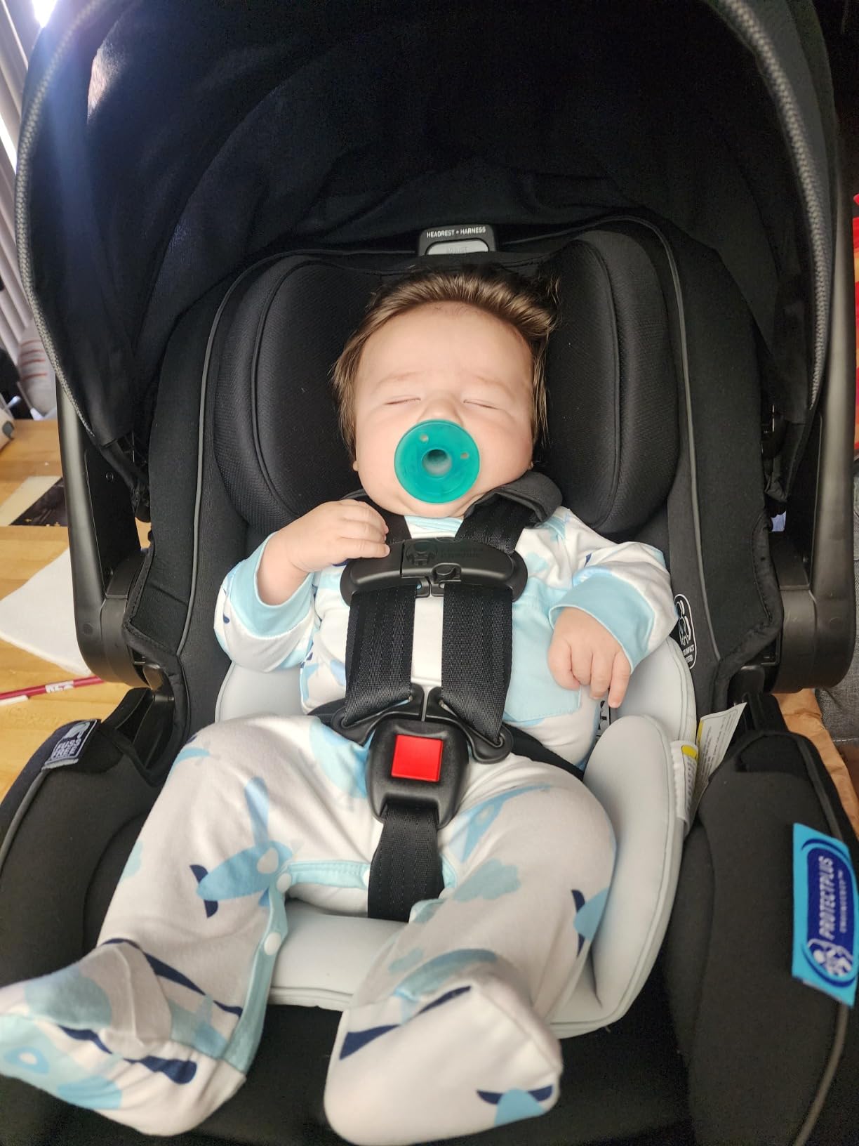 Graco SnugRide SnugFit DLX Infant Car Seat with Anti Rebound Bar for Extra Safety, SnugLock Easy Install, Maison customer photo 2