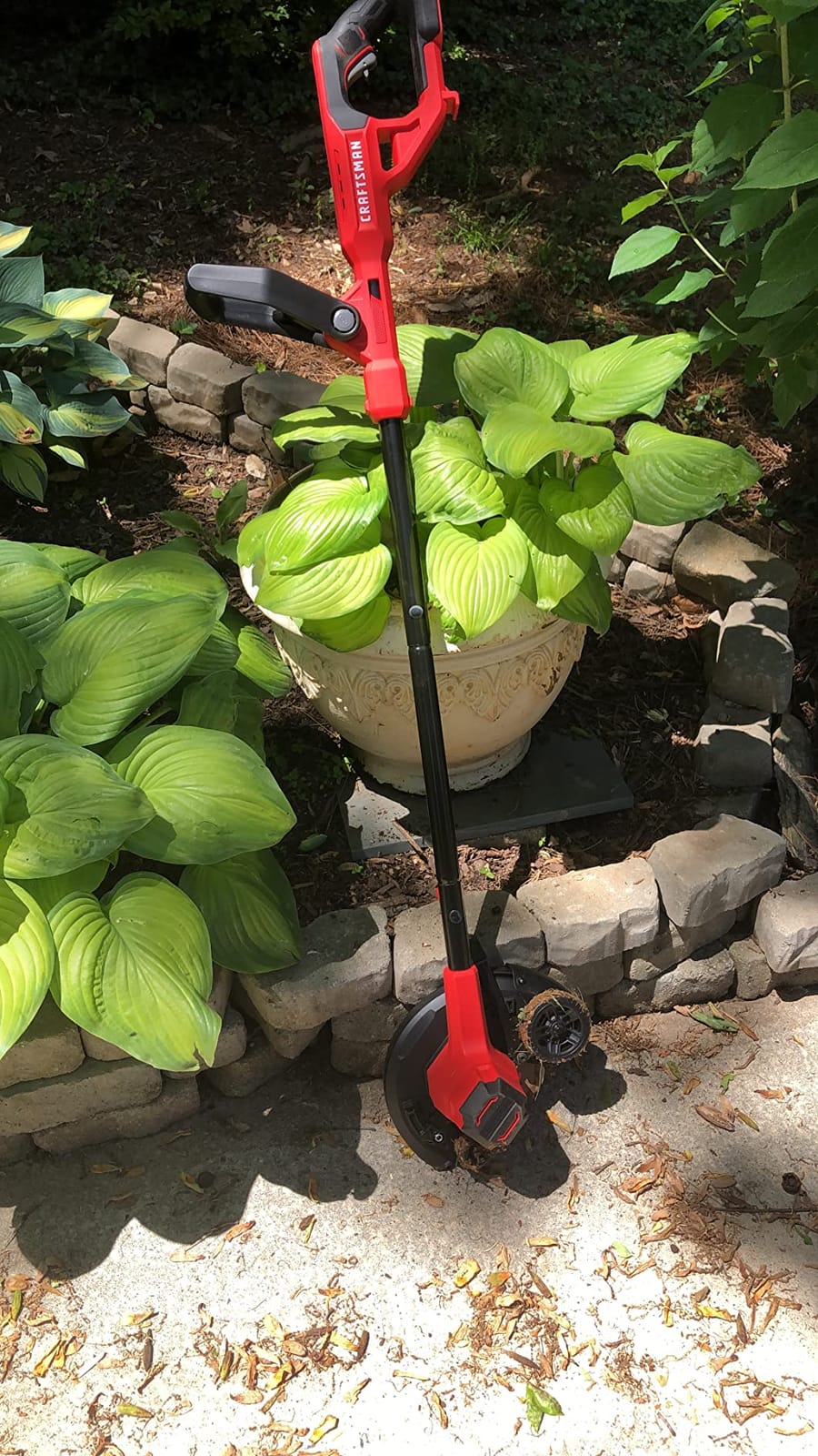 CRAFTSMAN Cordless Edger Lawn Tool, 20V MAX Battery, Charger and Blade Included, Lightweight Lawn Edger, 7.5 in Cutting Width, 1000 Ft of Edging per Charge (CMCED400D1) customer photo 1