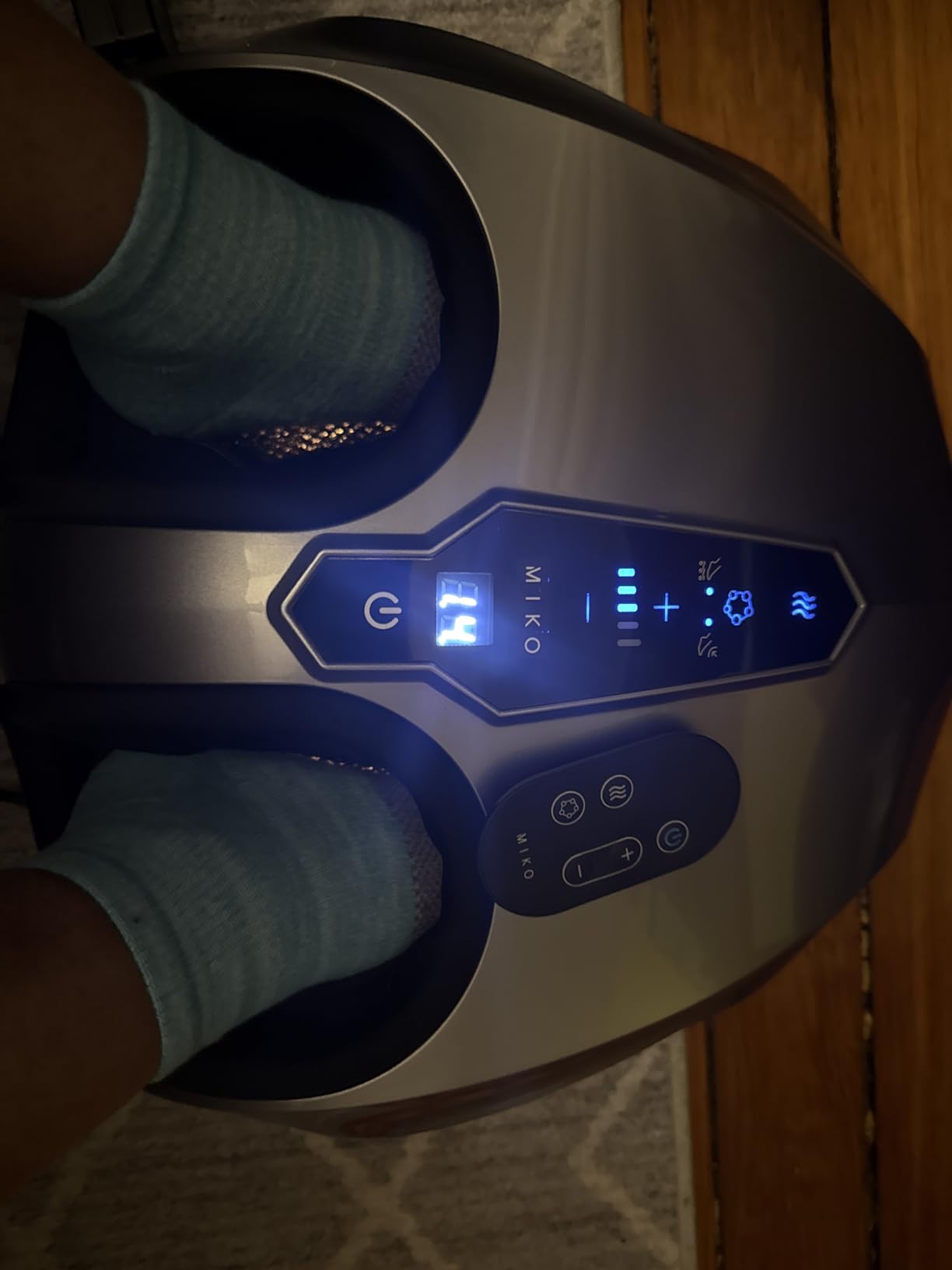 MIKO Shiatsu Foot Massager with Heat and Air Compression customer photo 2