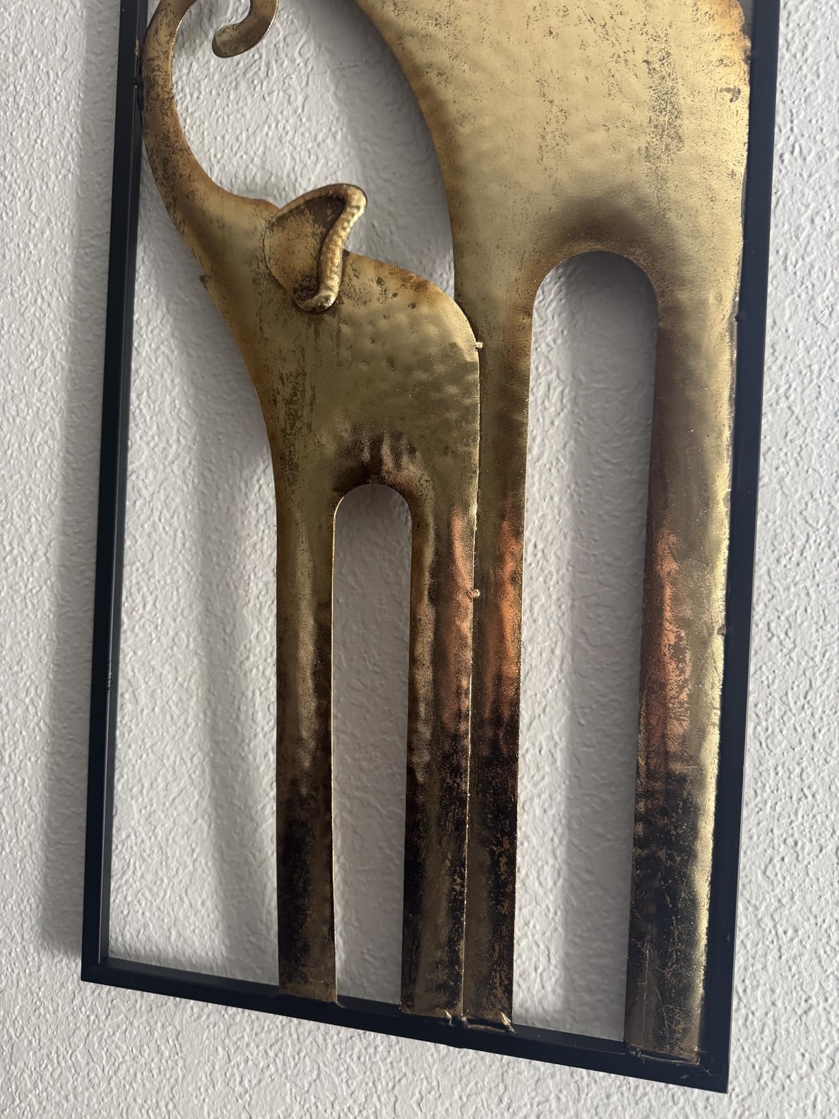 HKaikzo Gold Metal Wall Decor Set of 2, Leaf Hanging Home Decor with Frame, Modern Art Decor Wall Sculptures for Living Room, Bedroom, Office, Hotel, Large 24