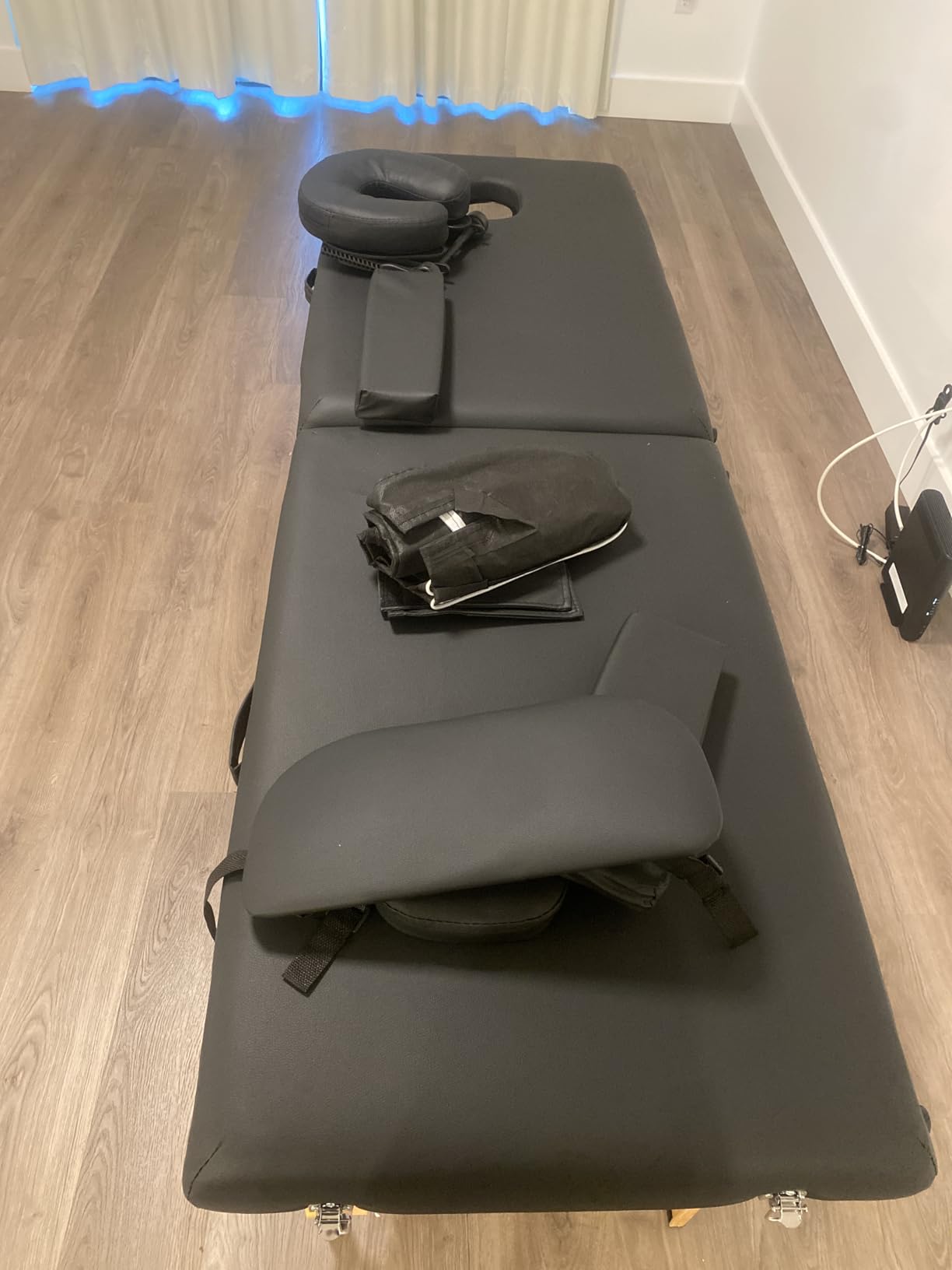 Portable Massage Table, Lightweight Wood Frame with Carry Handle, Black | Includes Oil Pocket, Face Cradle, Height Adjustable & Compact for Tattoo, Facial Care, Spa Treatments & Lash Extension customer photo 1