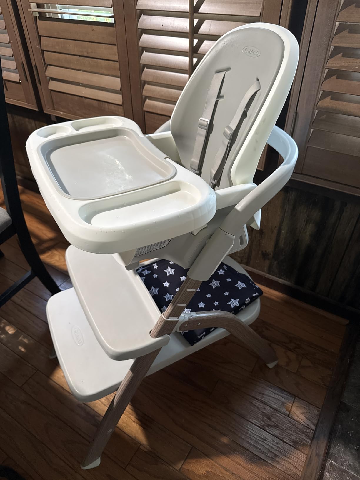 Graco EveryStep 6 in 1 High Chair, Babies and Toddlers Portable Slim High Chair with 6 Growing Stages from Infant to Toddler Seating, Convenient for Dining Time, Featured Design in Misty customer photo 2