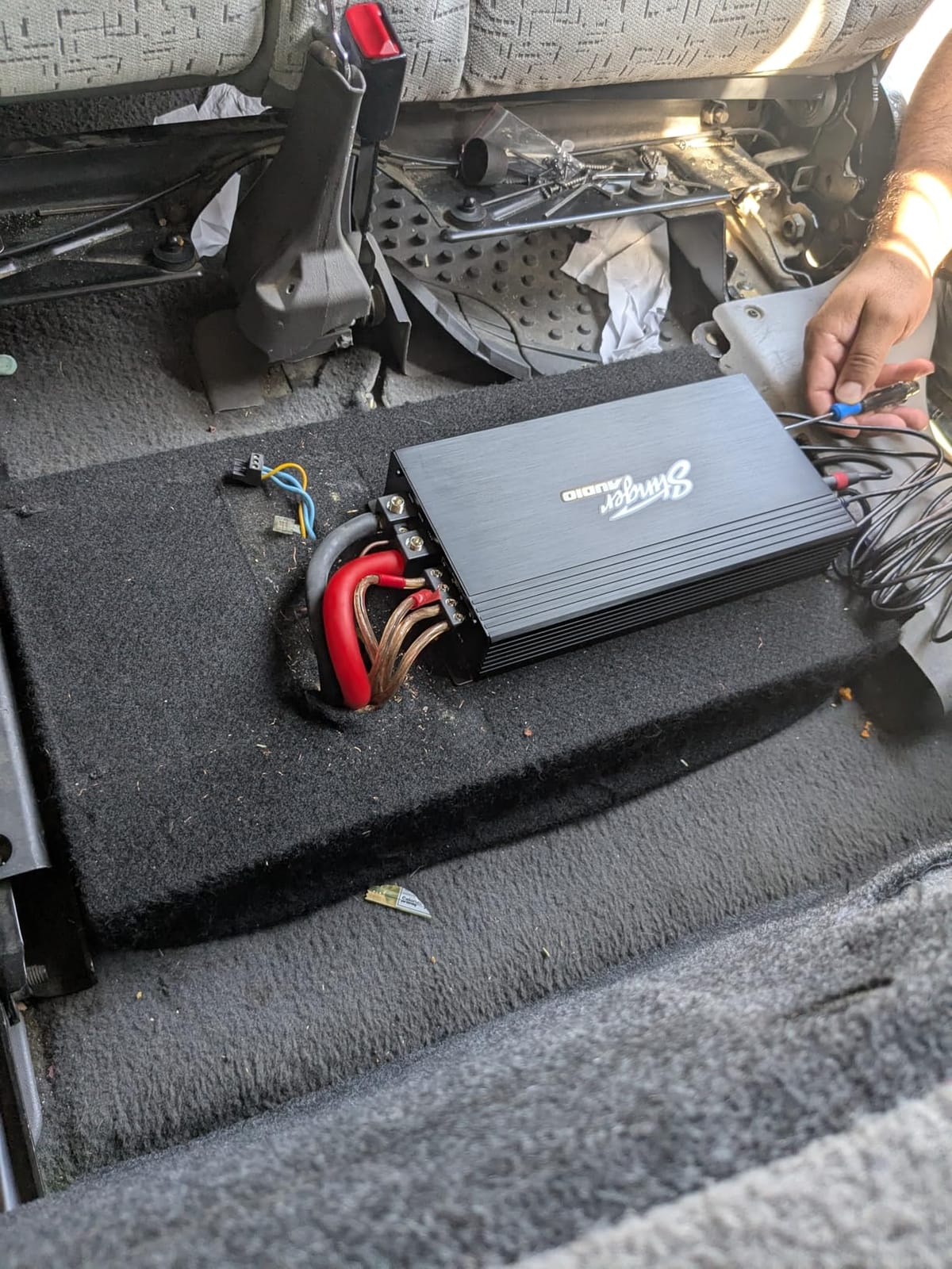 Stinger Audio MT20001 Compact Digital Class D Monoblock 2000W RMS Car Audio Subwoofer Amplifier with Remote Control Bass Knob, Bass Boost, HEXFET MOSFET, Low-Pass Crossover, Subsonic Filter customer photo 2