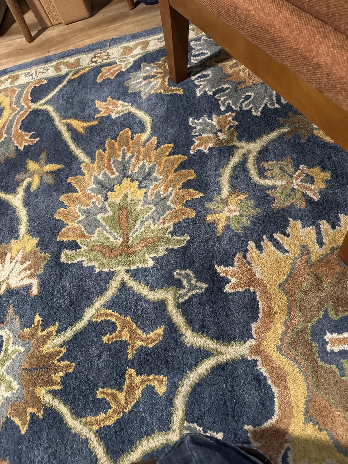SAFAVIEH Heritage Collection Area Rug - 6' x 9', Navy, Handmade Traditional Oriental Wool, Ideal for High Traffic Areas in Living Room, Bedroom (HG654A) customer photo 1