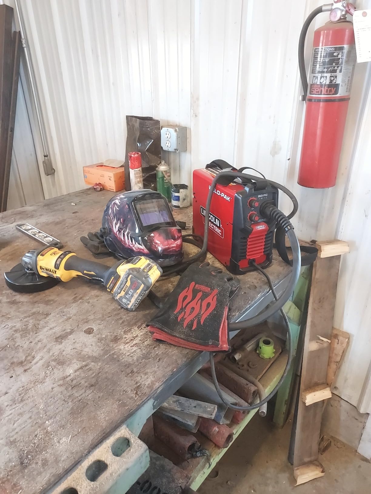 Lincoln Electric 90i FC Flux Core Wire Feed Weld-PAK Welder, 120V Welding Machine, Portable w/Shoulder Strap, Protective Metal Case customer photo 1
