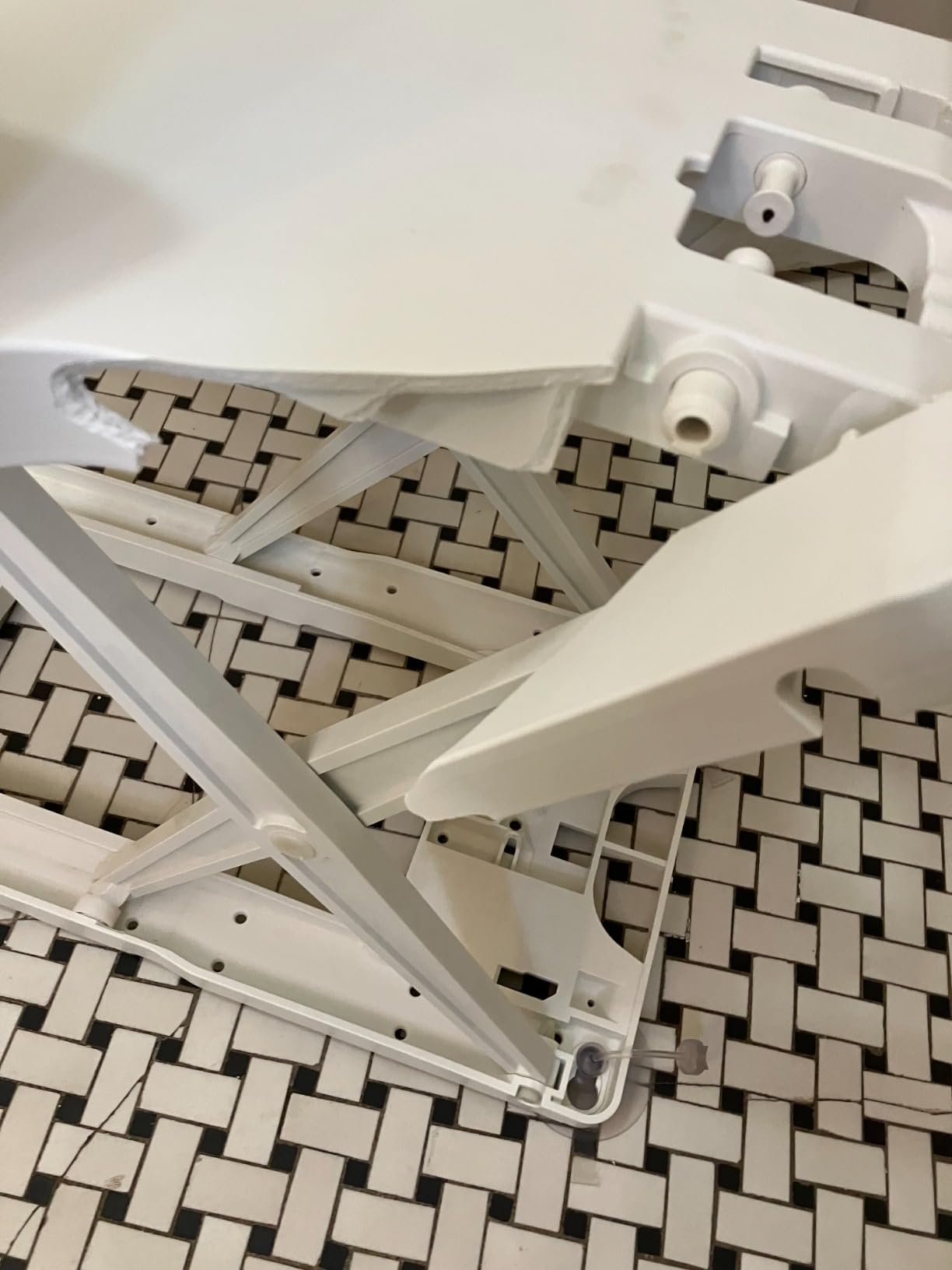 Drive Medical Bellavita Dive Reclining Electric Bath Lift Chair, White | Reclining Electric Auto Bath Lifter and Tub Chair Lift with Open Seat Design for Bathtub Seat Transfer customer photo 1