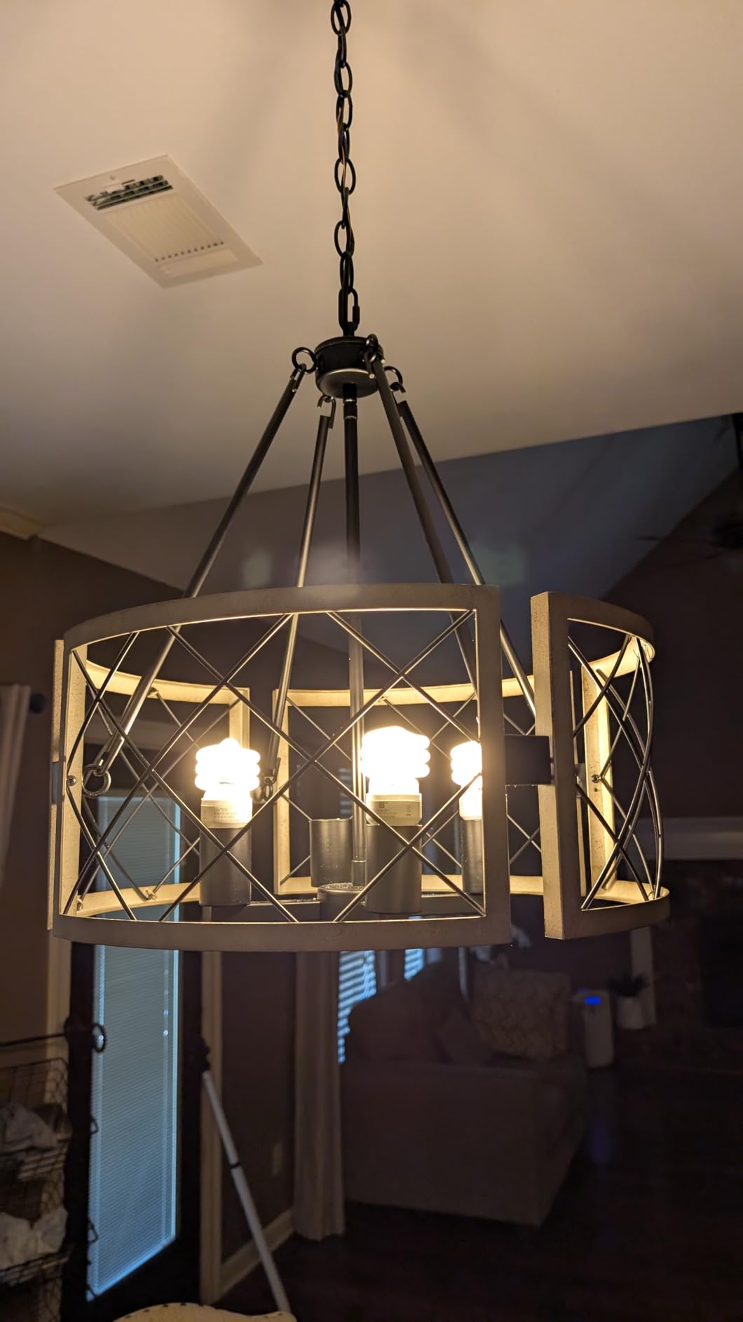 SANTOSTOCK D19'' Farmhouse Chandelier, 4-Light Adjustable Dining Room Light Fixture Kitchen Island Lighting, Rustic Hanging Lights for Entryway Foyer Bedroom Living Room, Black & White Oak customer photo 1