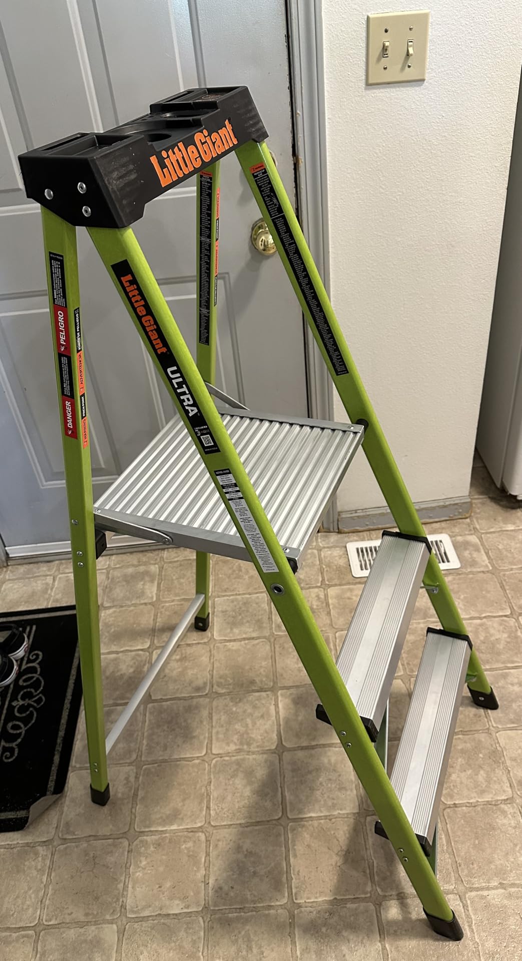 Little Giant Ultra Step Ladder, 3-Step with XL Platform, 11863 | 3 Step Lightweight Foldable Non-Conductive Fiberglass, Max 8 ft Reach, Type IA 300 lbs. Weight Capacity customer photo 2