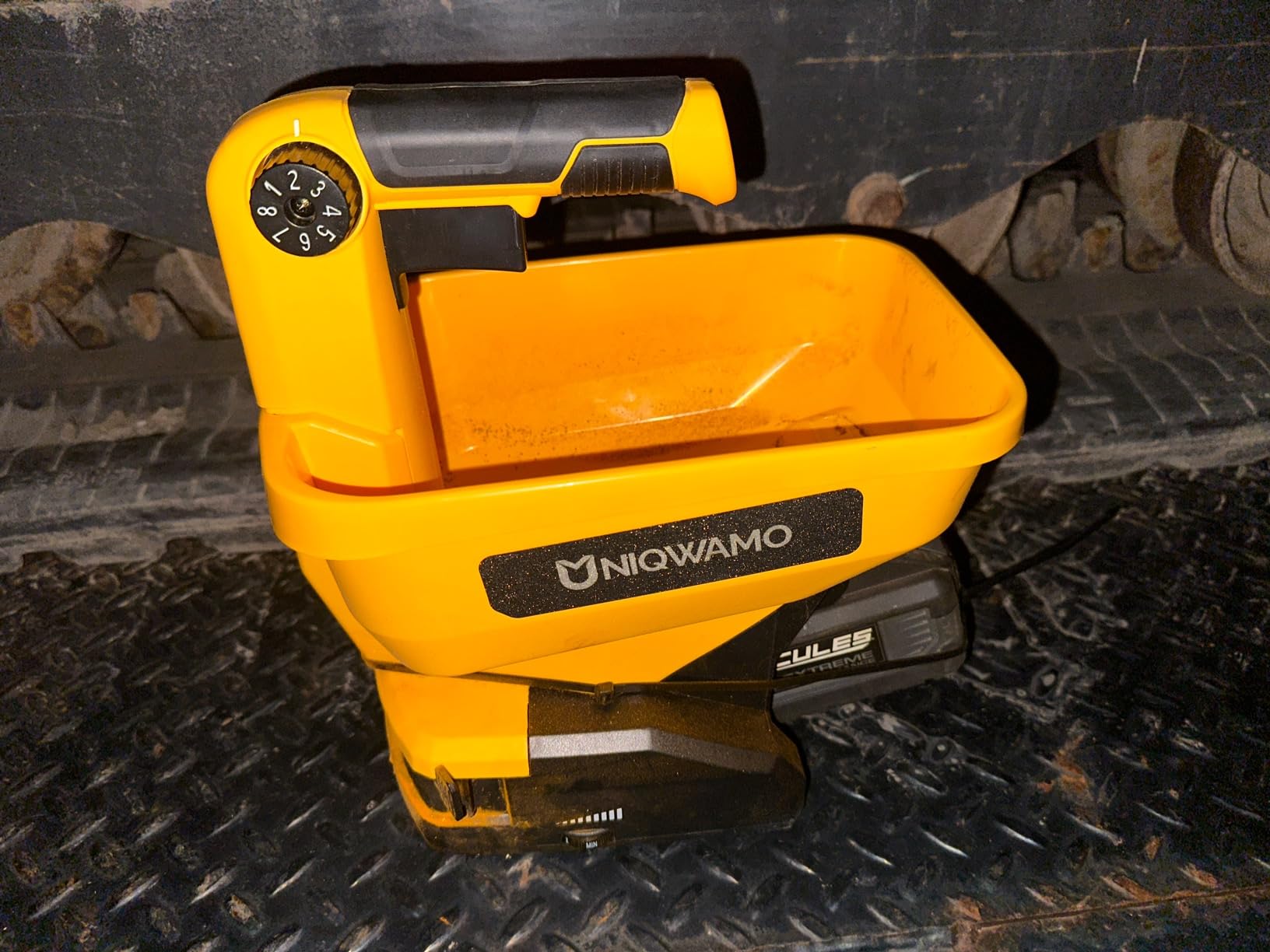 Uniqwamo Handheld Power Spreader Compatible for Dewalt 20V/60V Battery customer photo 2