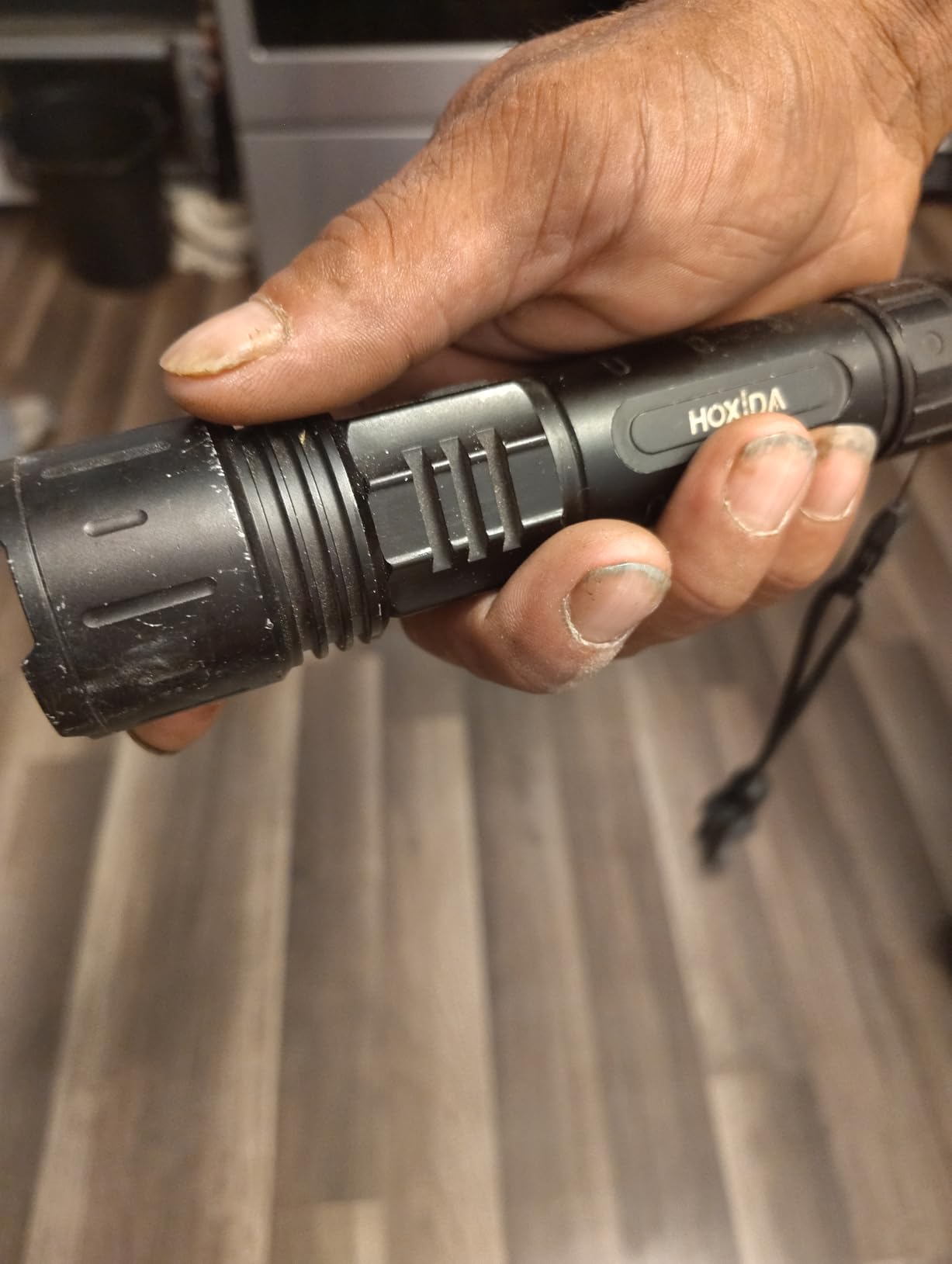 Hoxida Flashlights High Lumens Rechargeable - 2000 Lumens Long Beam Super Bright LED Flash Light with Power Display & IPX5 Waterproof for Camping, 20H Runtime,5 Modes,Zoomable Handheld Flashlight customer photo 2