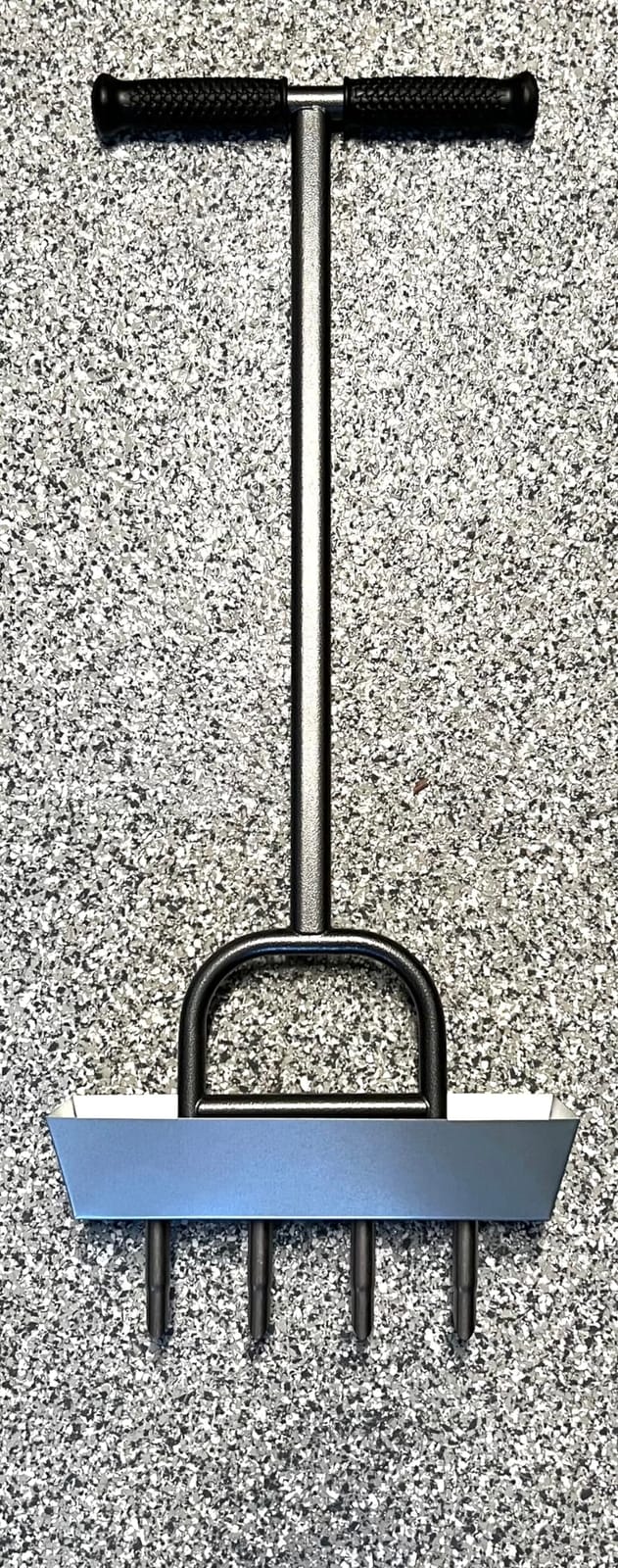 Dolibest Lawn Coring Aerator, Stainless Steel 4 Corer Plug Aerator Tool with Soft Rubber Grip, Manual Grass Aerating Tool, Garden Tool & Cleaning Hand Tool for Loosening Soil and Improving Lawn Health customer photo 2