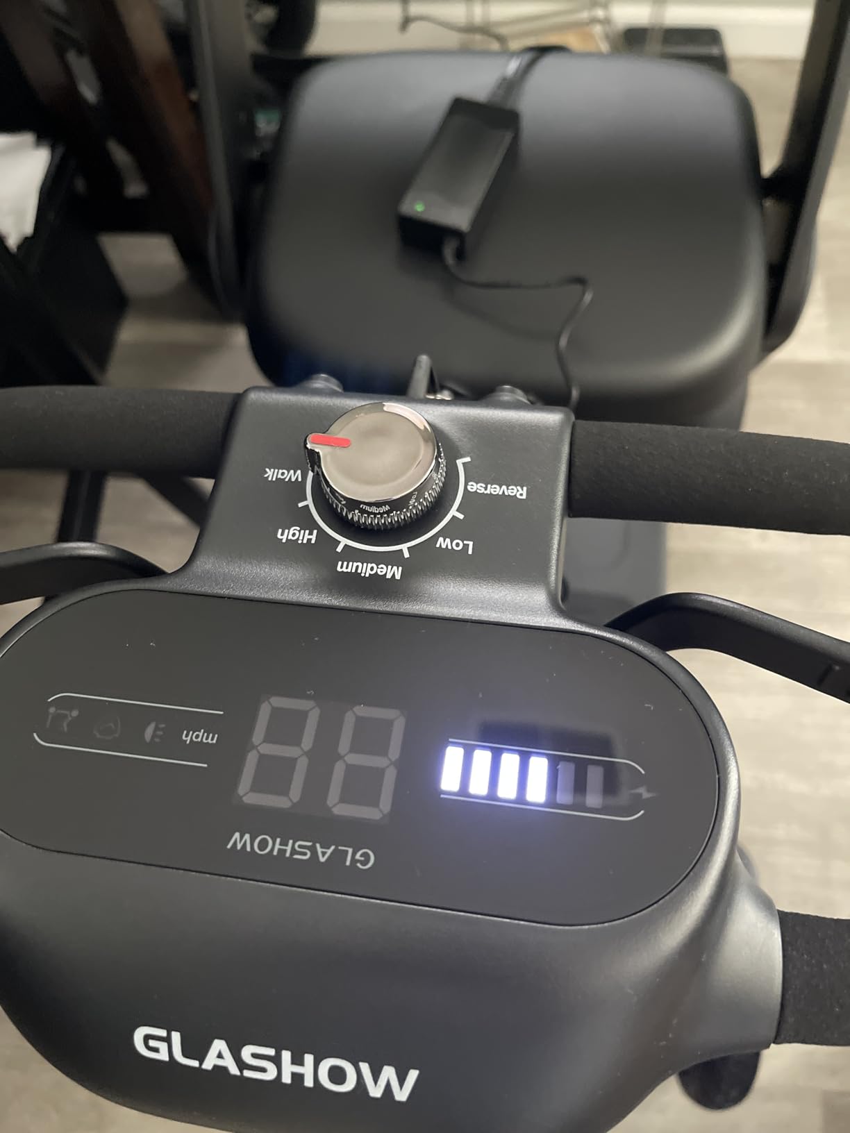 Glashow S3 Folding Mobility Scooter for Seniors & Adults – 4-Wheel All-Terrain Electric Scooter, 25 Mile Range, 6 MPH, 265 lb Capacity, Reverse, LED Lights & Basket – Gray customer photo 1