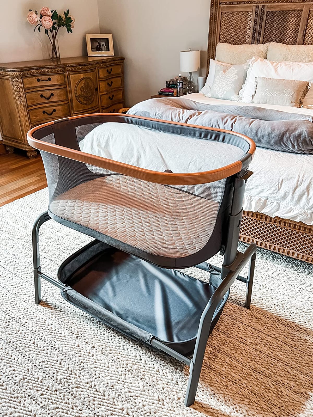 Maxi-Cosi Iora Baby Bassinets Bedside Sleeper, Portable Bassinet, Infant Bedside Sleeper Crib, Height Adjustable, Breathable Mesh, Large Storage Basket, Classic Slate customer photo 2