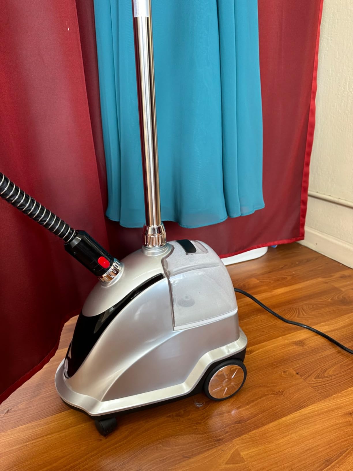Anthter Steamer for Clothes, 1500W Powerful Standing Garment Steamer with Roll Wheels, 2.4L Water Tank for 90 Mins Continuous Steaming, 35s Fast Heat-up (Silver) customer photo 2