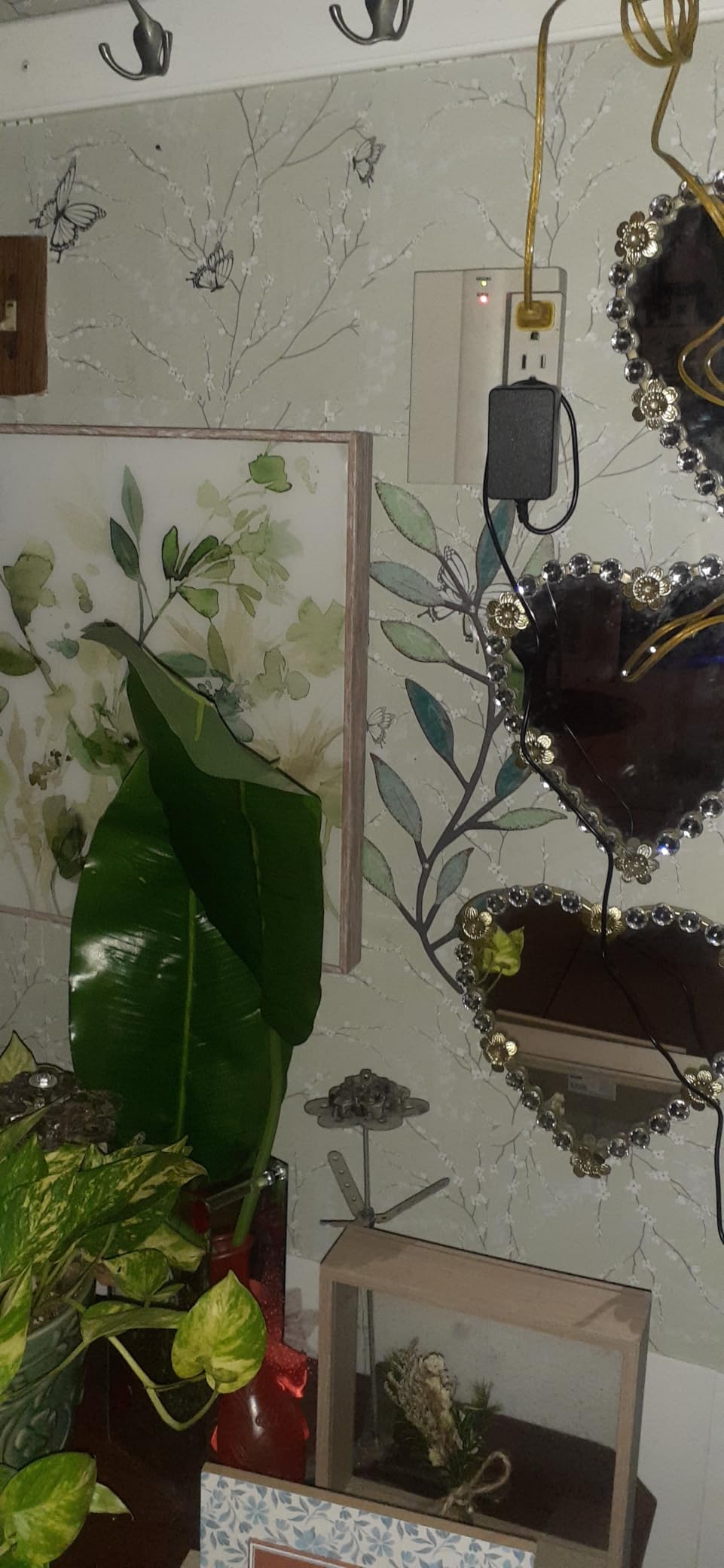 Zhengmy 2 Pcs Metal Leaf Wall Art Vine Branch Decor,Classic Color customer photo 1