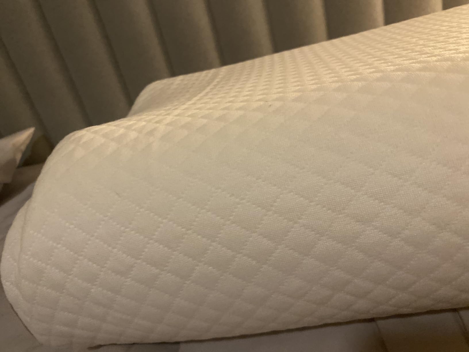 Royal Therapy Travel Memory Foam Cervical Pillow – Contour Pillow for Neck and Shoulder Pain customer photo 1