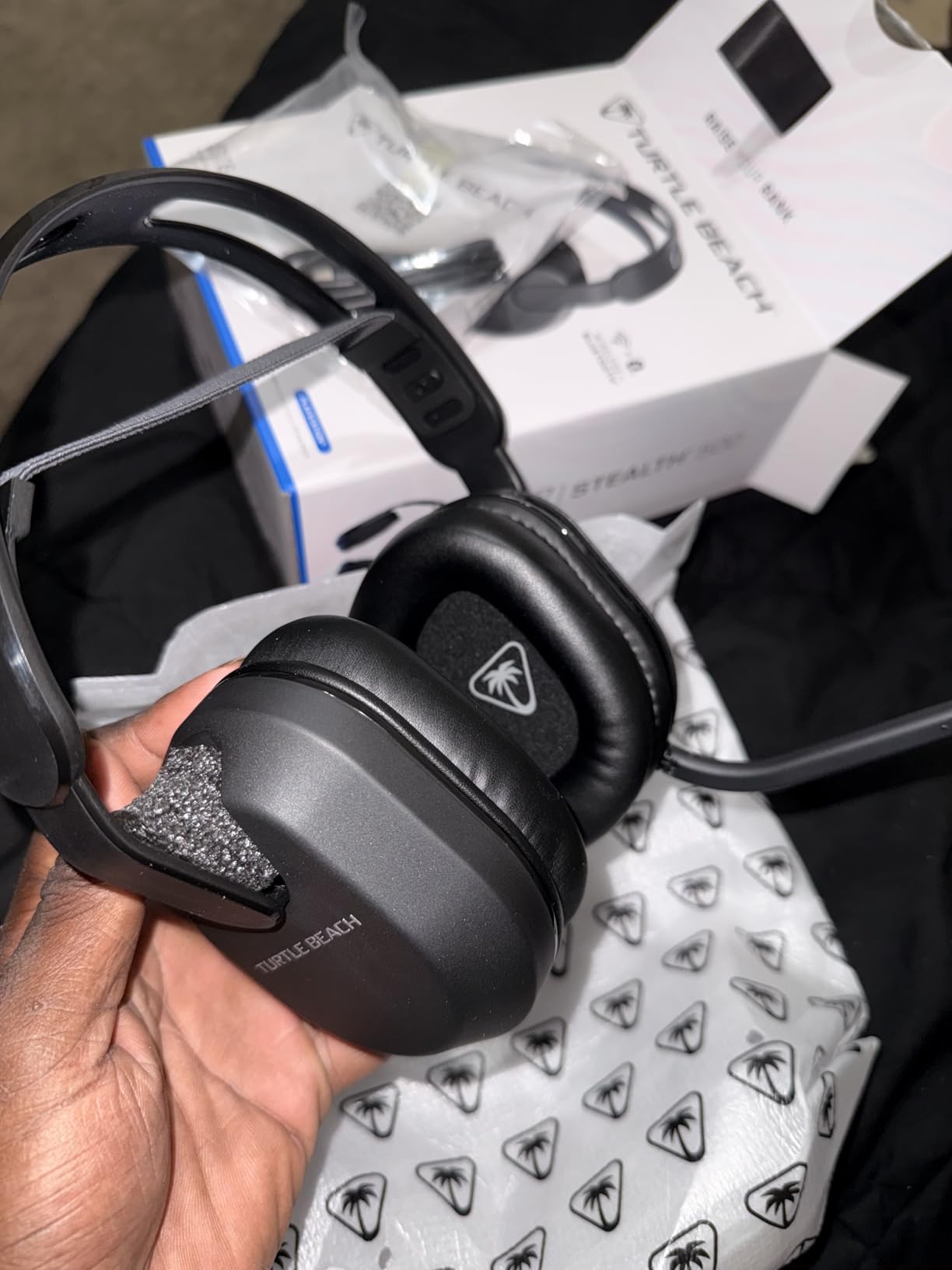 Turtle Beach Stealth 500 Wireless Amplified Gaming Headset for PS5, PS4, PC, & Mobile – 40-Hr Battery, Bluetooth, Memory Foam Cushions, Flip-to-Mute Mic, EQ Presets, Companion App – Black customer photo 1