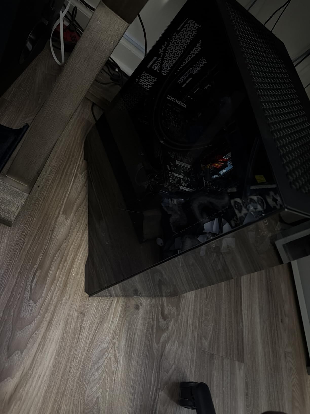 CORSAIR 3500X Mid-Tower ATX PC Case – Panoramic Tempered Glass – Reverse Connection Motherboard Compatible – No Fans Included – Black customer photo 1