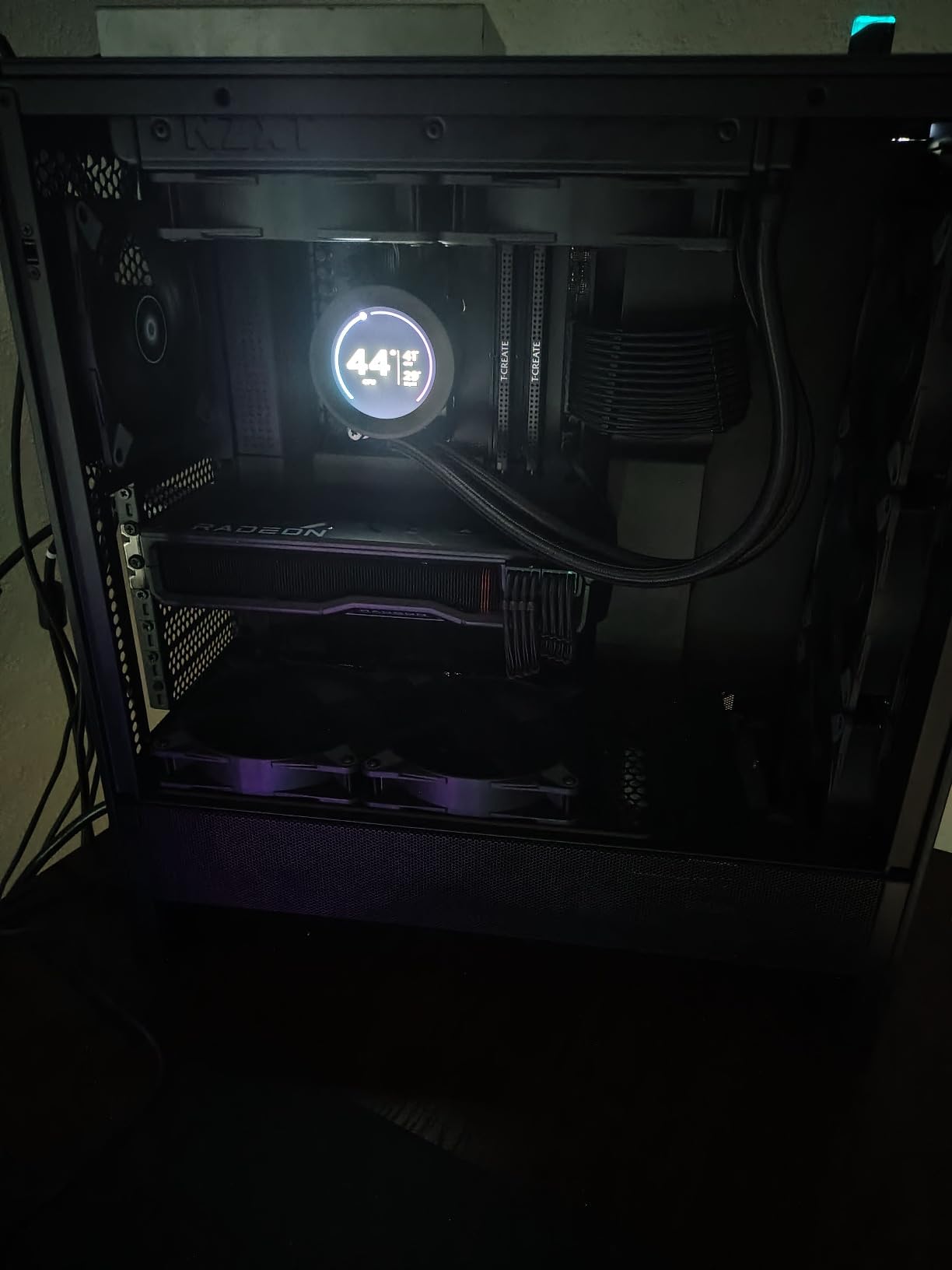 NZXT H5 Flow - Compact ATX Mid-Tower PC Case - Black customer photo 2