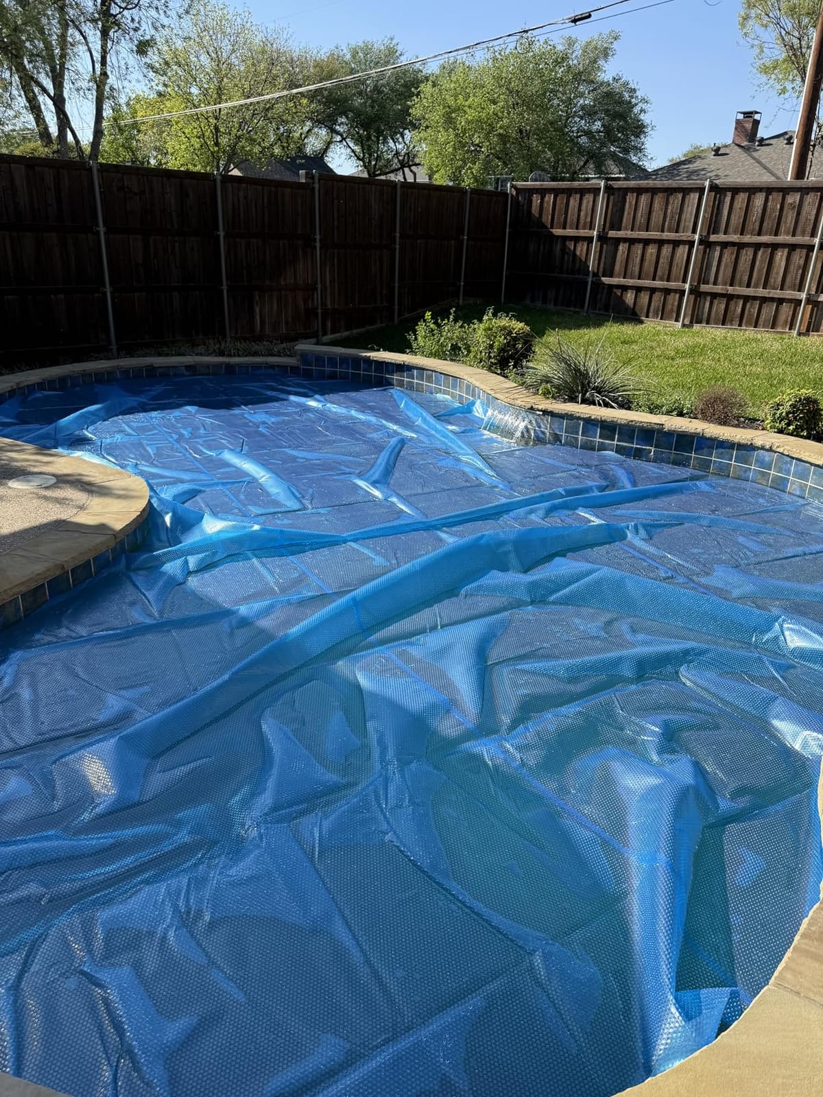 VEVOR Solar Pool Cover 40 x 20 ft, 16 Mil Rectangle Solar Blanket Blue customer photo 2