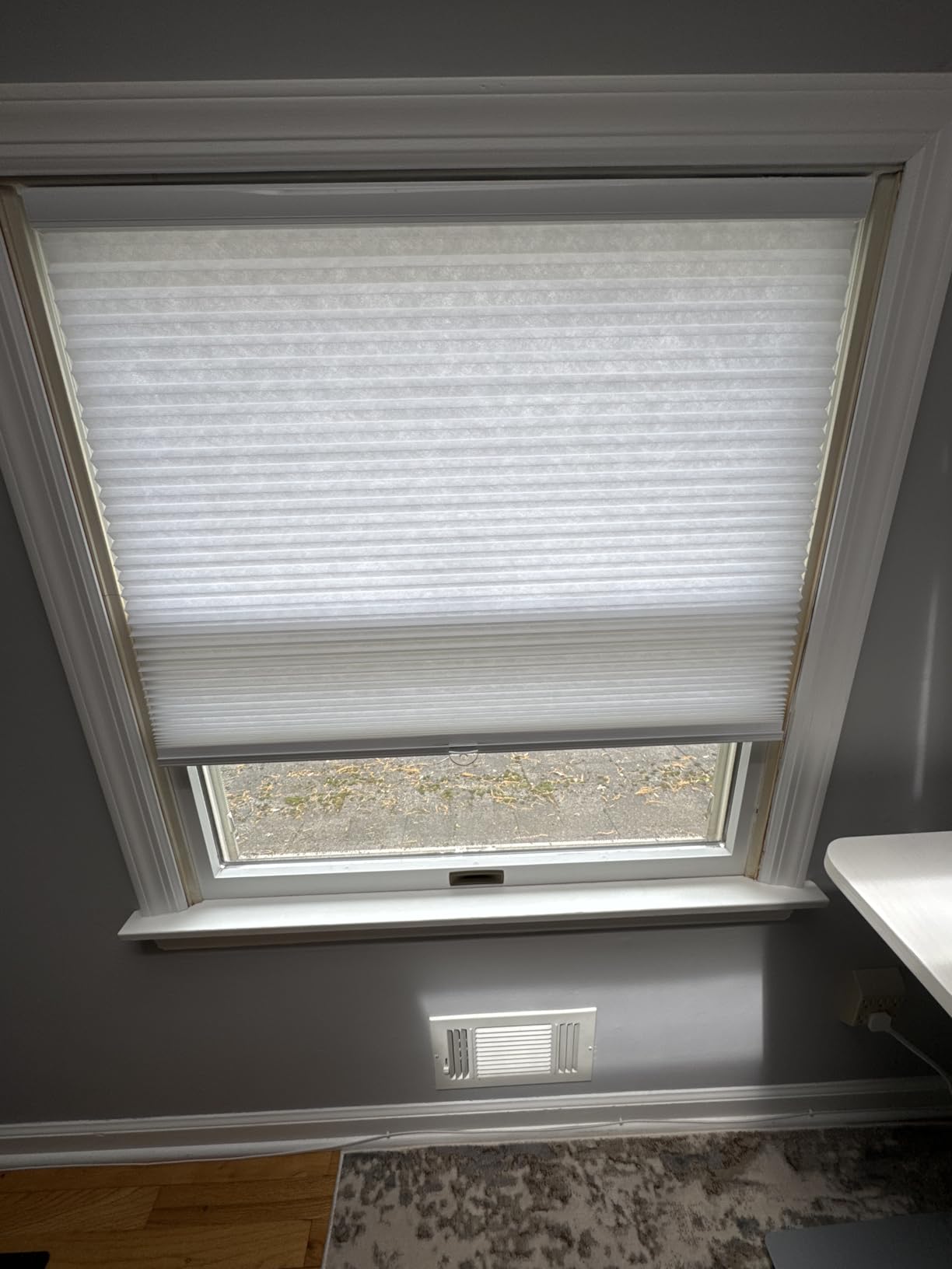 Changshade Cordless Cellular Shades, Motorized Blackout Room Darkening Black Out Honeycomb Blinds for Indoor Windows Bedroom, Pull Down Pleated Accordion Blind Easy Install, Custom Size, White customer photo 1