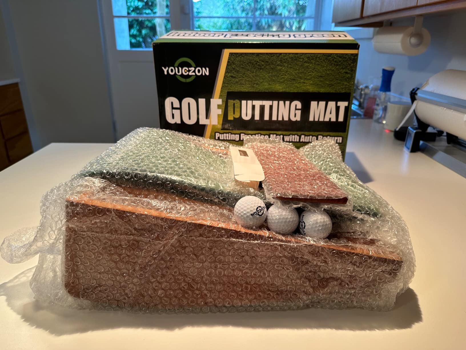 YOUCZON Putting Green Indoor, Golf Putting Mat with Auto Ball Return customer photo 1