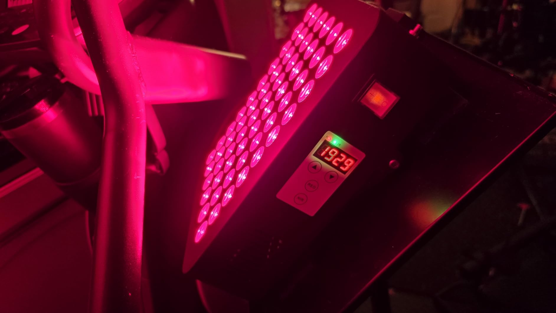 Red Light Therapy for Body, 660nm 850nm Near Infrared Light Therapy Panel, 60 Dual Chip LED Device with 300W of Power, Ideal for Body, Face, Improve Sleep, Skin Health, Includes Hanging Kit & Handle customer photo 1