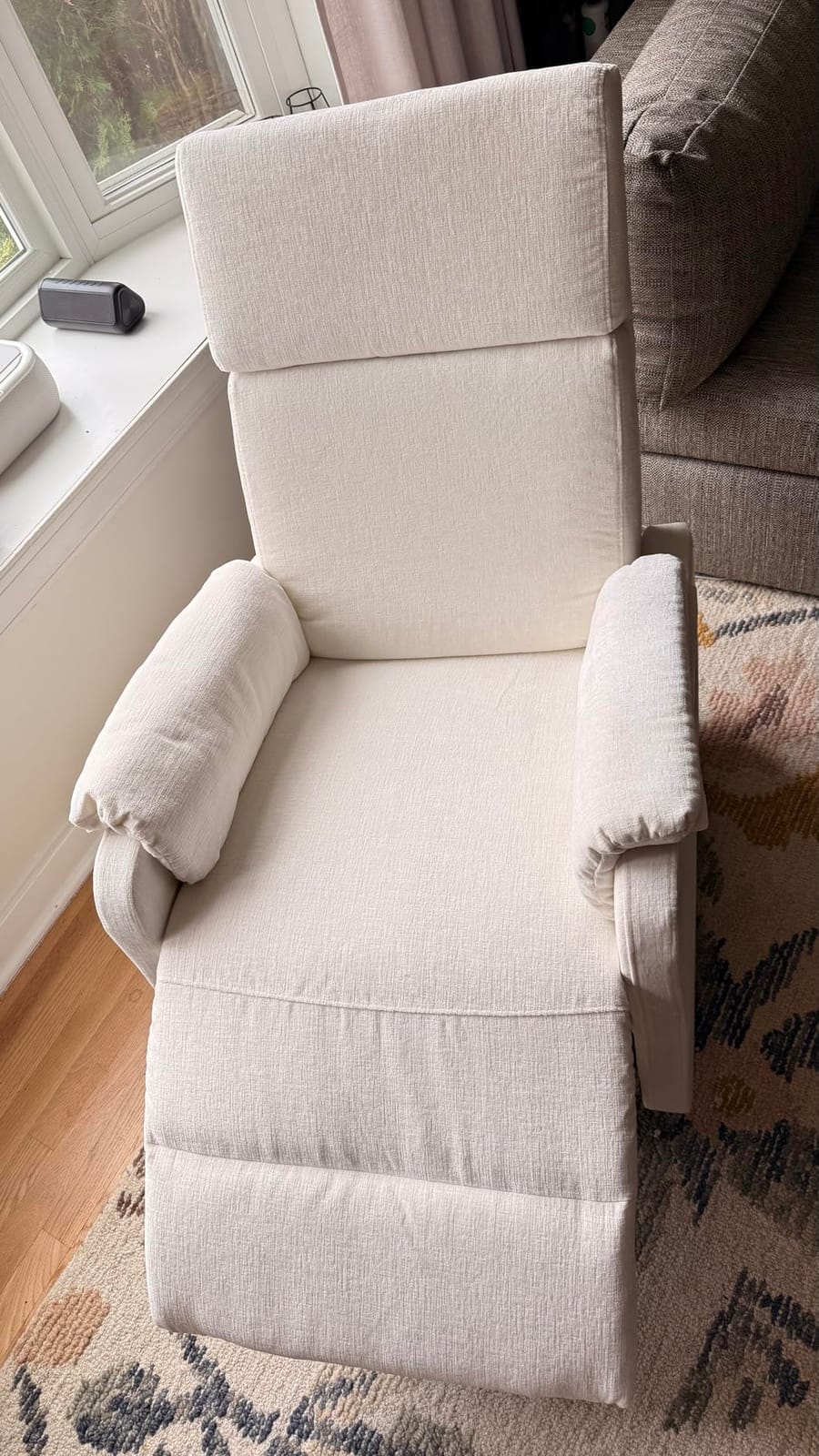 Korser Recliner Chair, Swivel Rocking Recliner Chair for Adults, Glider Rocking Chair, Small Nursery Chair Recliner for Living Room, Reclining Chair with Modern-Designed Armrests, Chenille, Beige customer photo 1