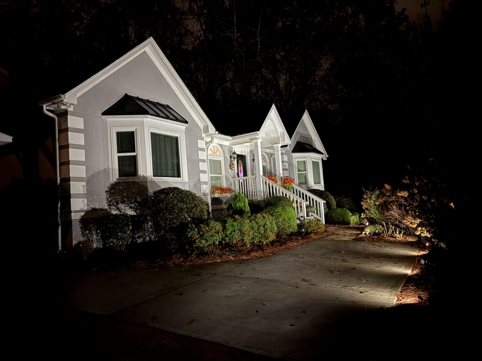 HIBOITEC Low Voltage Landscape Lighting with Transformer Photocell Sensor and Timer Spotlights Kit 68FT ETL Approved Wire Dimmable Waterproof 2700K for House Yard Trees Garden Plants Outdoor 8 Packs customer photo 1