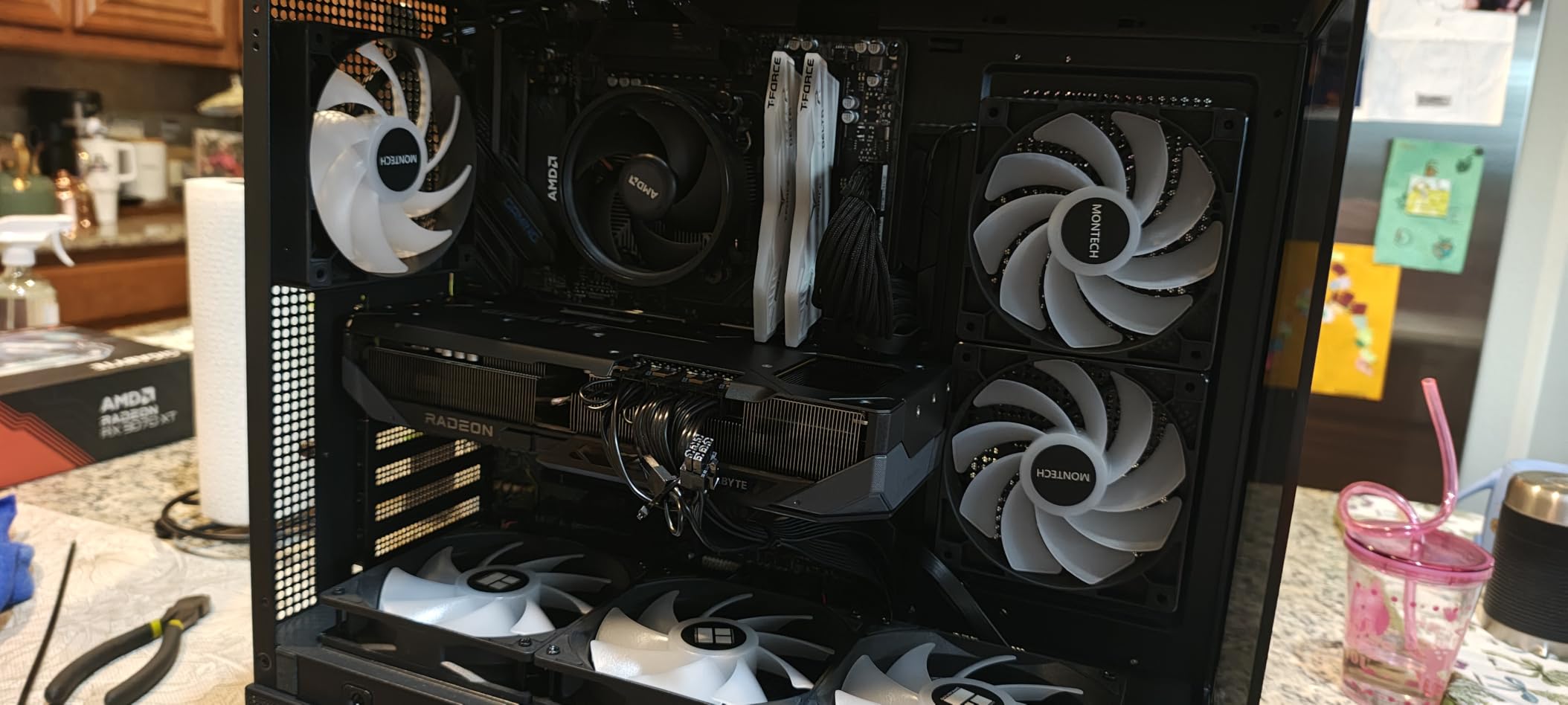 GIGABYTE Radeon RX 9070 XT Gaming OC 16G Graphics Card, PCIe 5.0, 16GB GDDR6, GV-R9070XTGAMING OC-16GD Video Card customer photo 2