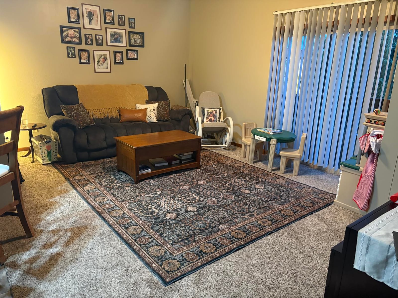 Bavni Washable Rugs 8x10 for Living Room, Vintage Floral, Dark Green Brown customer photo 2