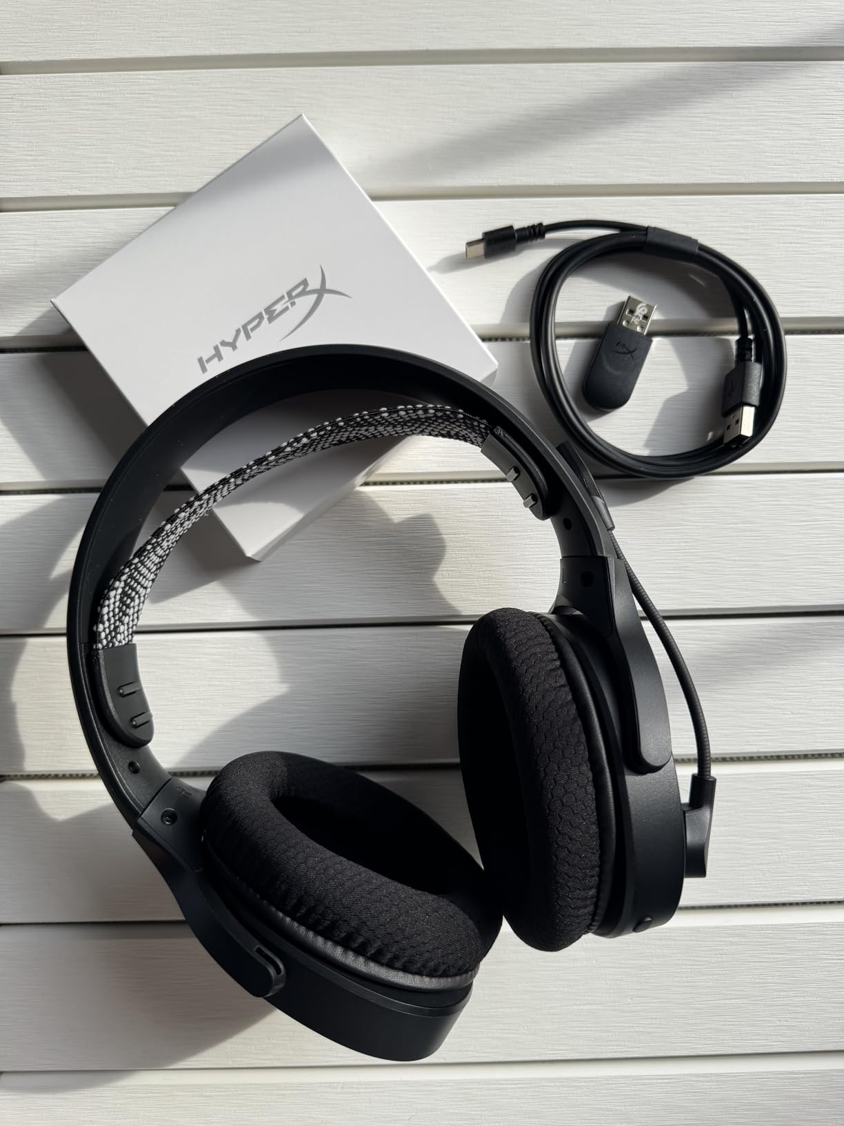 HyperX Cloud Jet – Dual Wireless Gaming Headset, 2.4GHz dongle, Bluetooth 5.3, PC, PS5, Mobile, USB-A – Black customer photo 1
