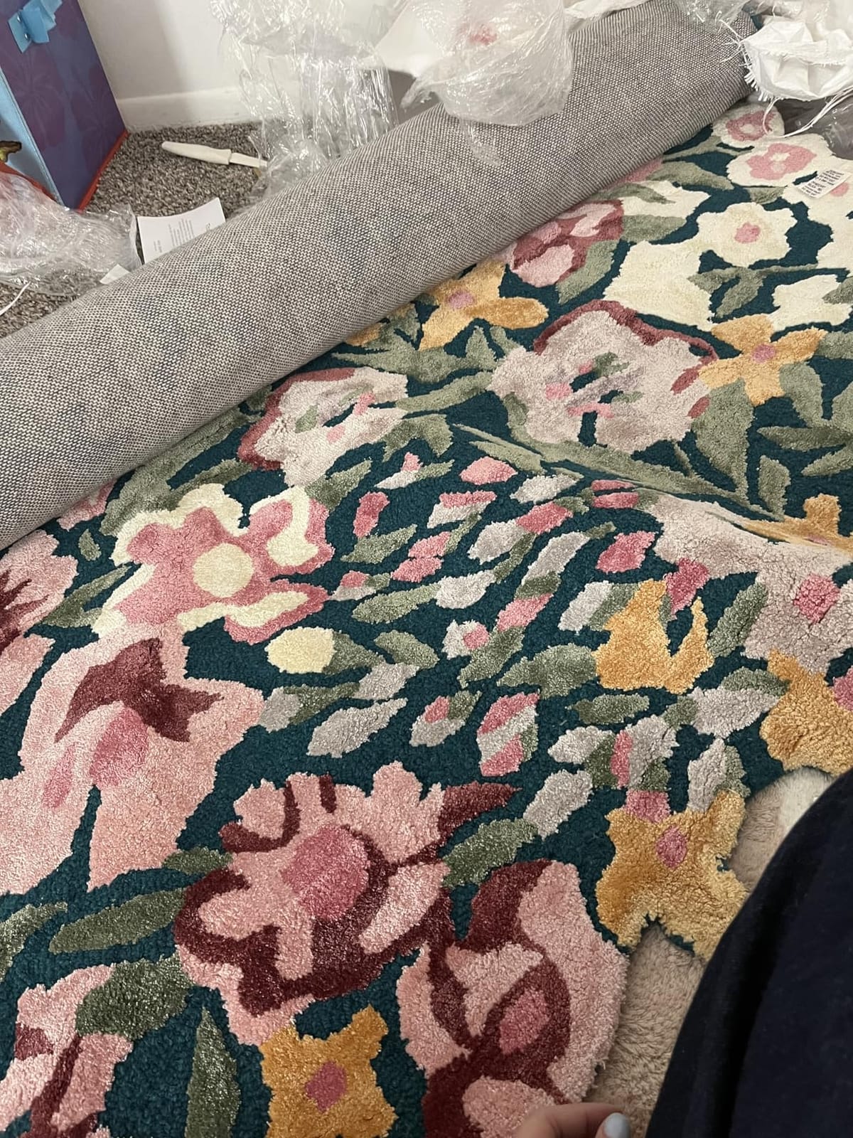 Cassia Floral Wool and Silk Hand-Tufted Area Rug - 5x7 Ft, Rectangular Teal Base with Pink, Cream & Yellow Blooms, Cotton Backing, Plush Soft Sheen Pile Carpet for Living Room & Bedroom customer photo 2