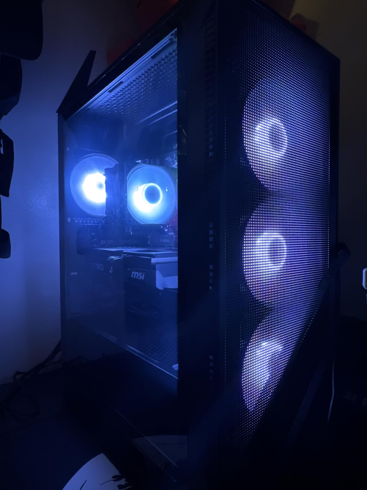 msi Codex Z2 Gaming Desktop, AMD R7-8700F, RTX 5070, 32GB DDR5, 2TB SSD customer photo 2