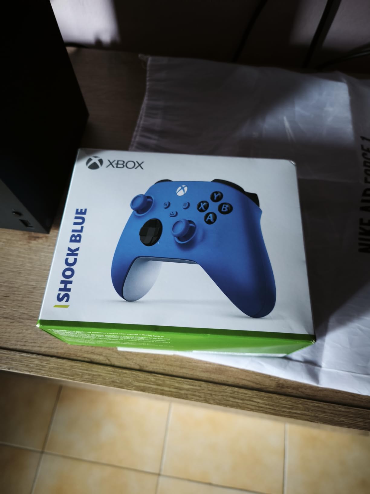 XBOX Wireless Gaming Controller | Shock Blue | Consoles, PCs, TVs, mobile, and more | Textured Grip | Wireless, Bluetooth, USB-C Connectivity customer photo 1