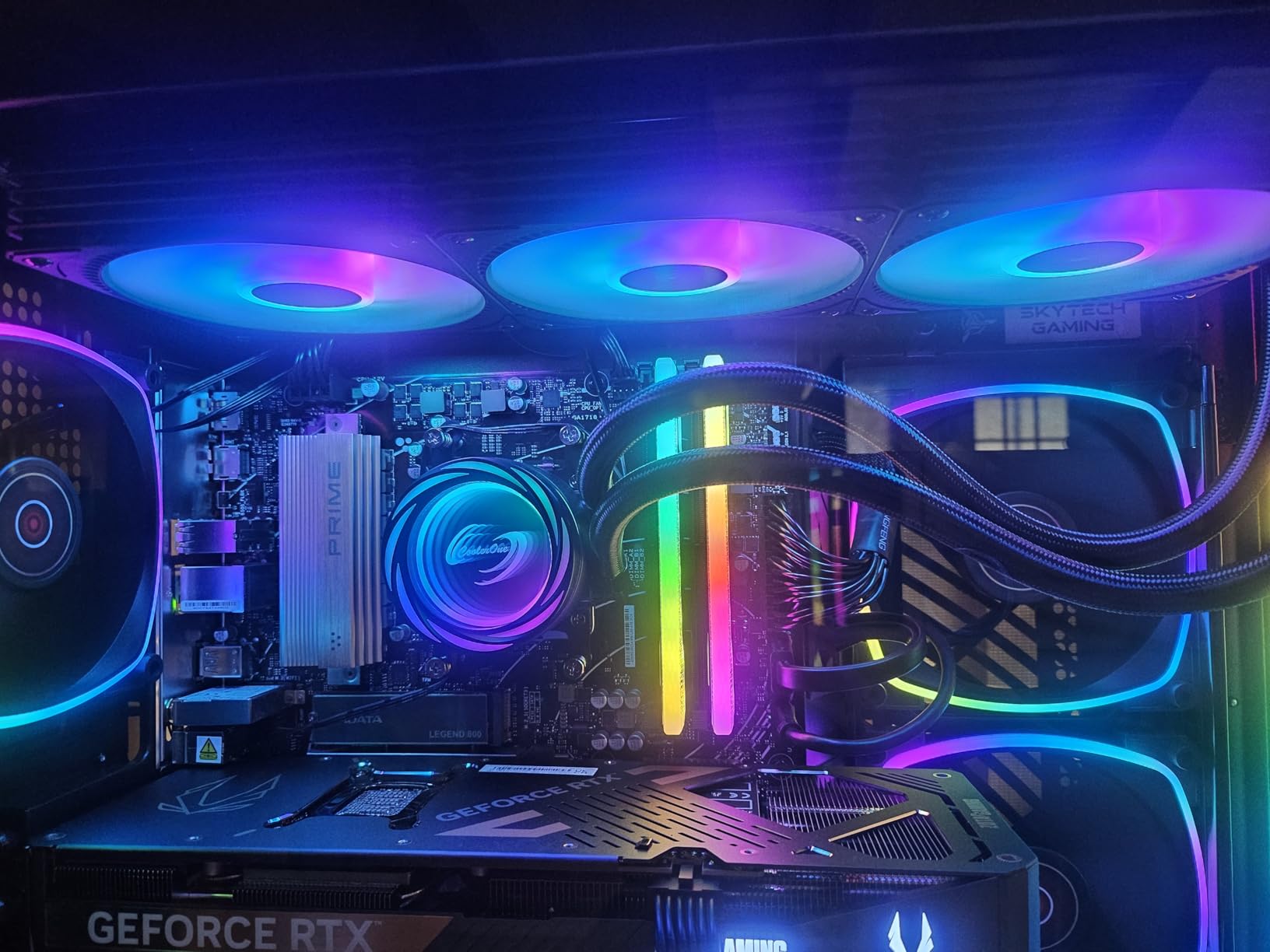 Skytech Gaming PC Desktop, Ryzen 7 9800X3D, RTX 5070 Ti, 32GB RAM, 2TB SSD customer photo 1