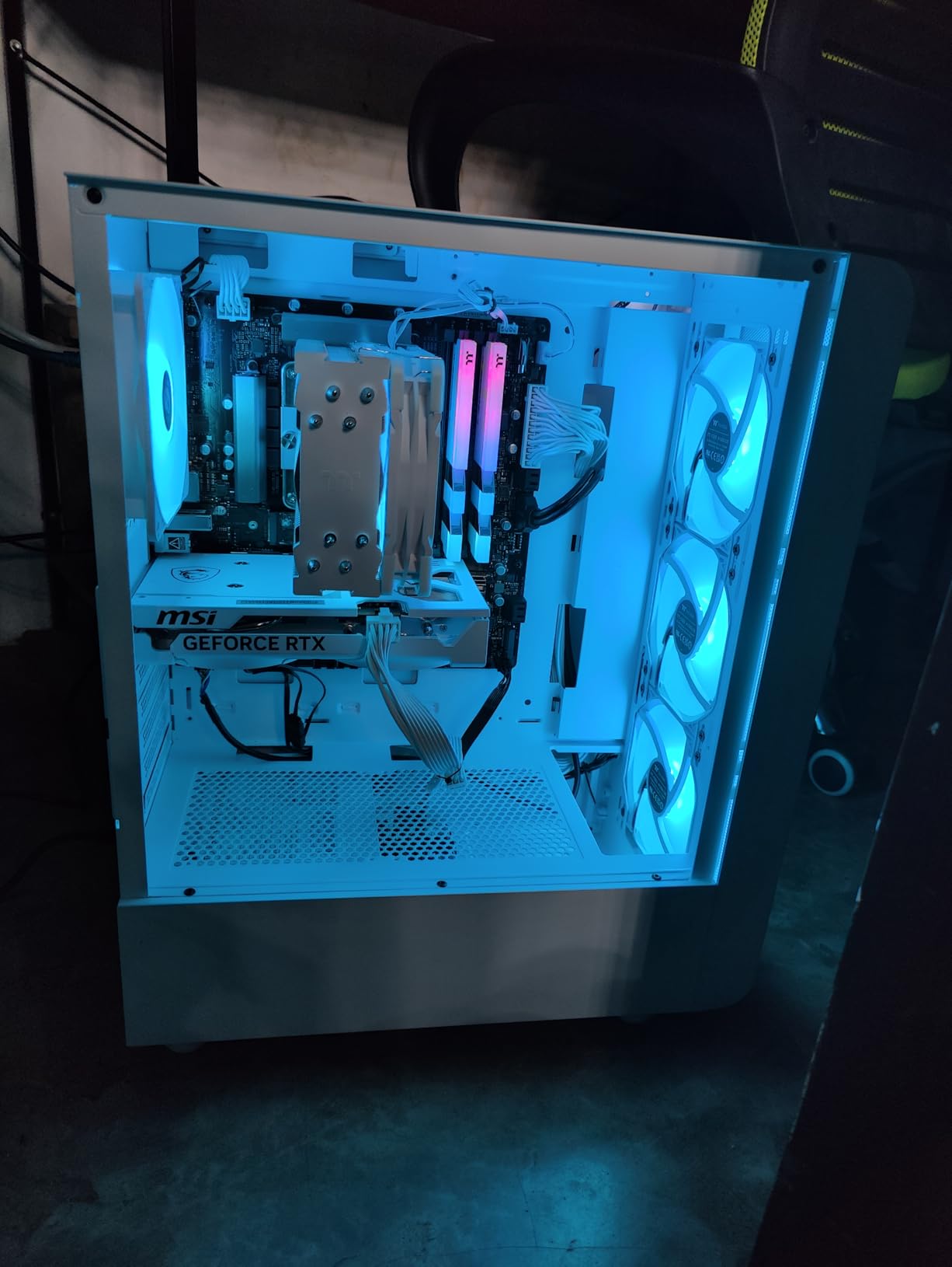 Thermaltake LCGS Quartz i1460 Gaming Desktop (Intel Core™ i5-14400F, ToughRam DDR4 3600Mhz 16GB RGB Memory, NVIDIA GeForce® RTX 5060, 1TB NVMe M.2, WiFi, Windows 11) S2QT-B760-560-LCS customer photo 2