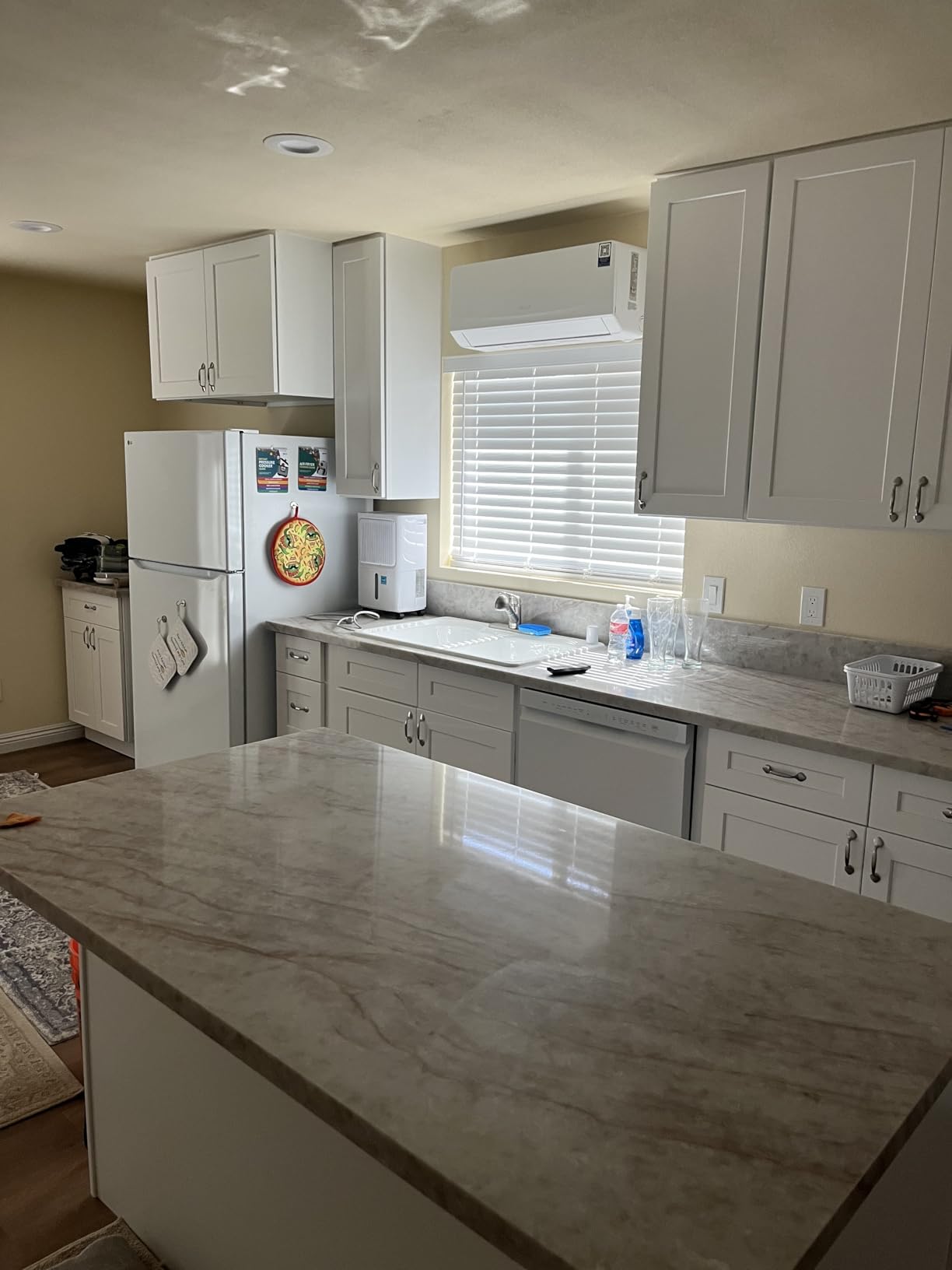 DELLA 18K BTU 2 Zone 7000 + 7000 BTU Mini Split AC & Heat Pump, Energy Star 22 SEER2 Inverter 230V Ductless AC System for Rooms up to 600 Sq.Ft, WiFi & Voice Control, Pre-Charged, 16.4ft Install Kit customer photo 2