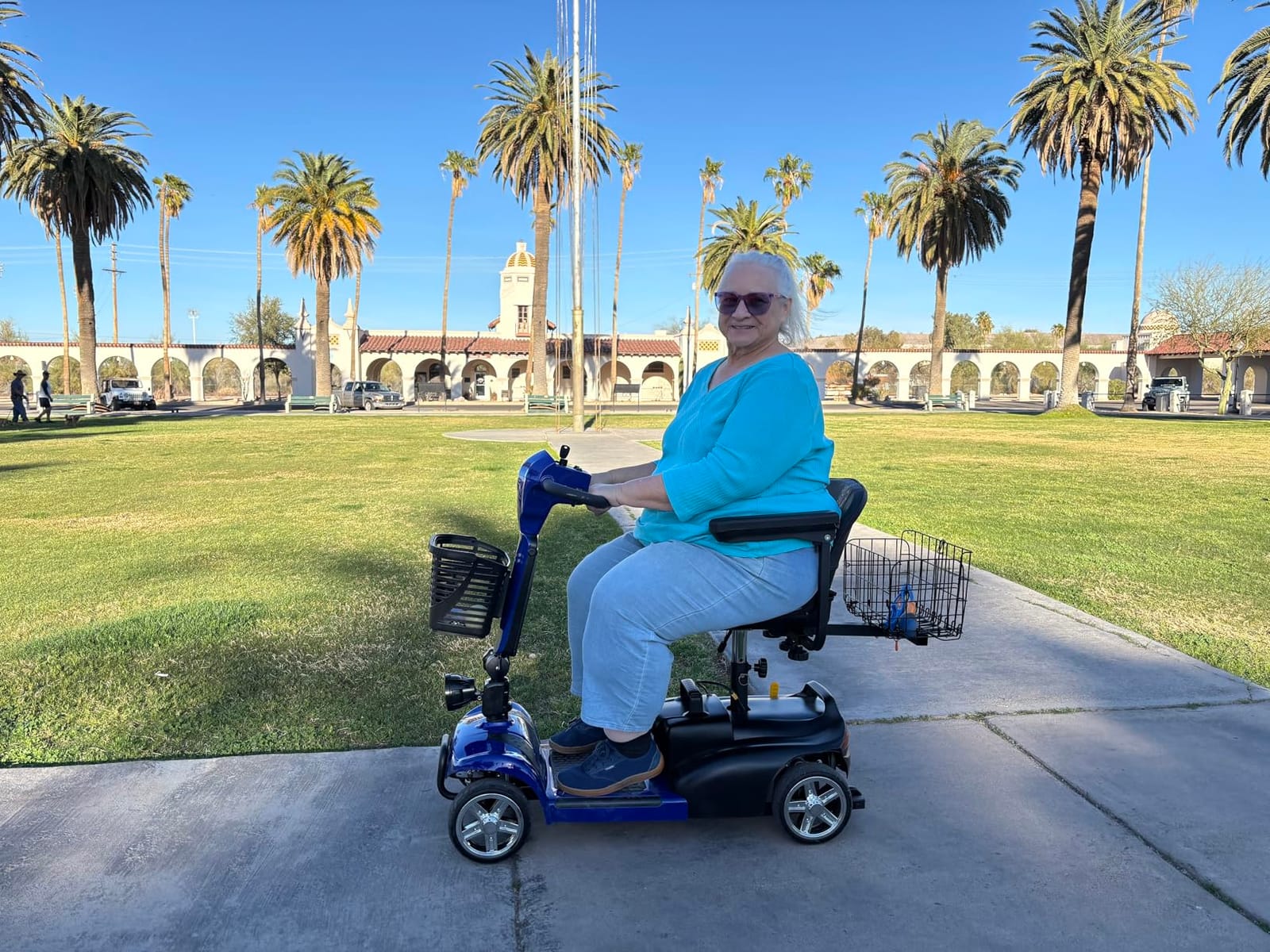 Ecomobi 32 Miles Heavy-Duty 1000W MobilityScooter for Seniors & Adults customer photo 2