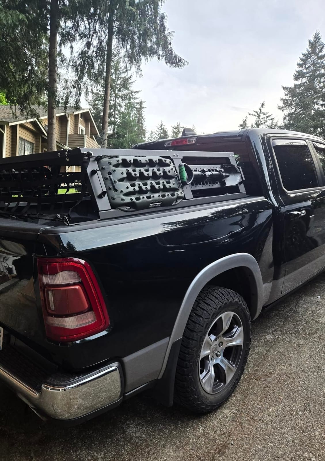 JOYTUTUS 24.6 Inch Full Size Truck Bed Rack with Foldable Molle Panel customer photo 1