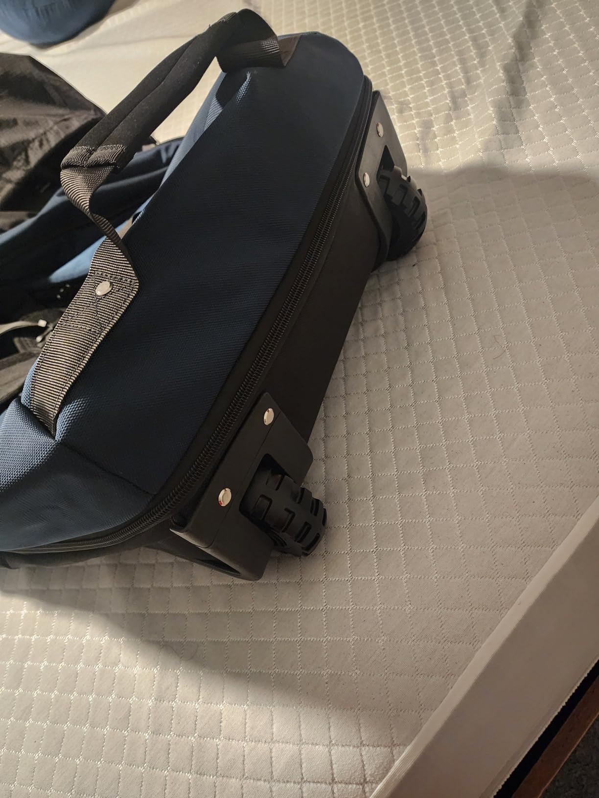 Rolling Duffle Bag with Wheels,110L/140L Expandable Soft-Sided Foldable Duffle Bag with 2 Rubber Wheels,Packable 32” Rolling Carry-On with Pockets & Compartments (Dark blue) customer photo 1