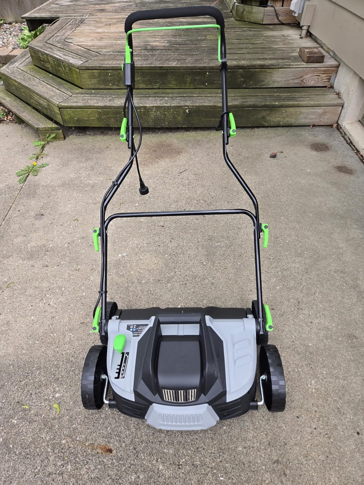 TIECTOWN 2026 Upgrade 16-Inch 15.5A Electric Dethatcher & Scarifier, Green customer photo 1