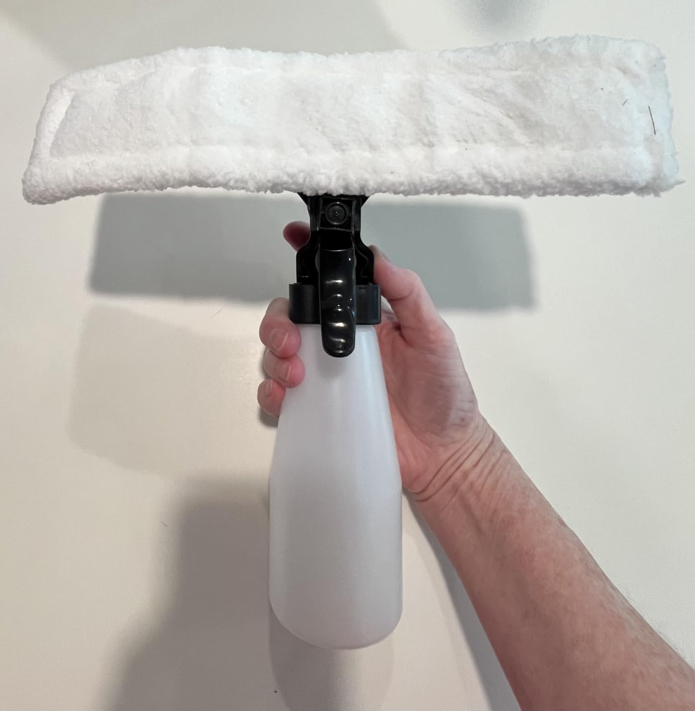 Window Vacuum Squeegee Cordless, Electric Window Cleaner with 2000Pa Suction, 280mm Wide Blade, 150ml Tank for Shower Glass, Mirrors, Tiles & Car Windows customer photo 1